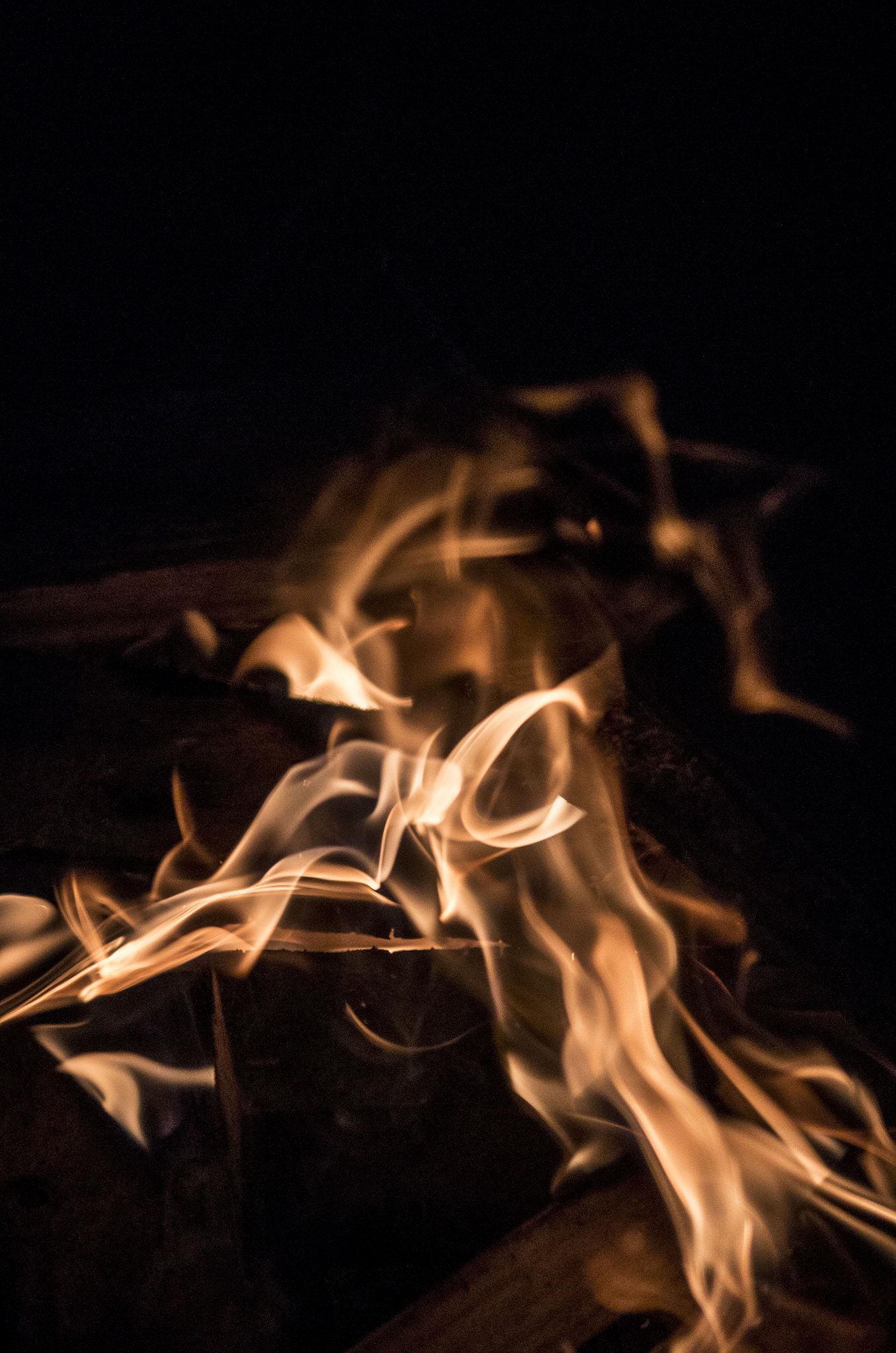 Pentax K-50 sample photo. Fire's colours photography