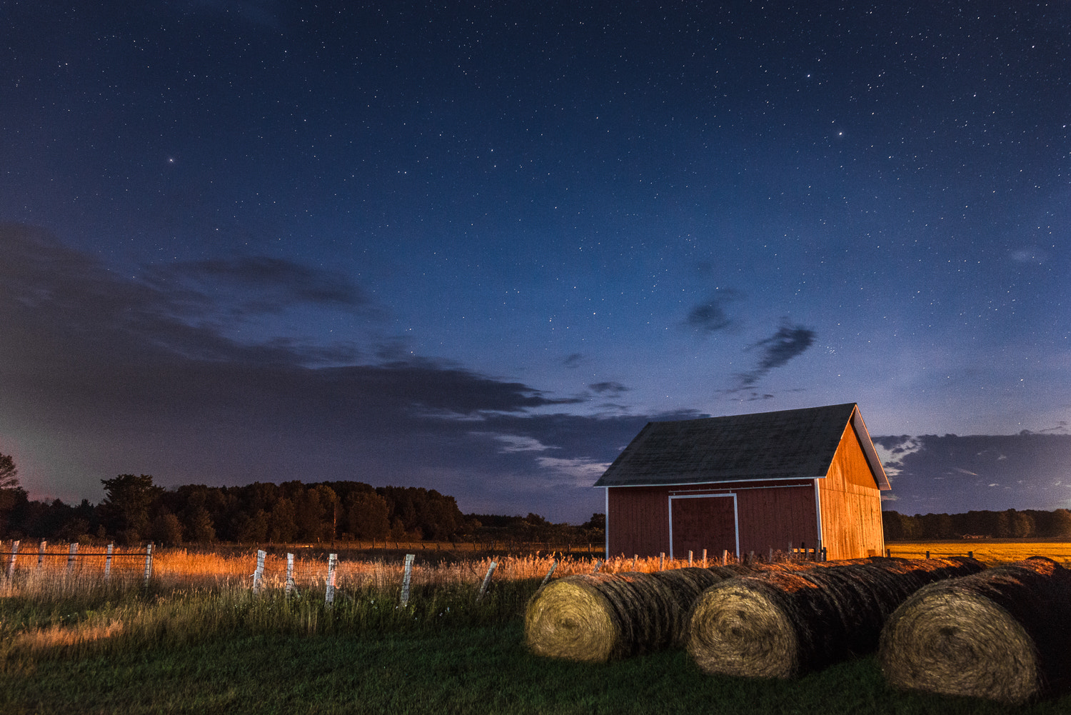 Samyang 12mm F2.8 ED AS NCS Fisheye sample photo. Golden barn photography