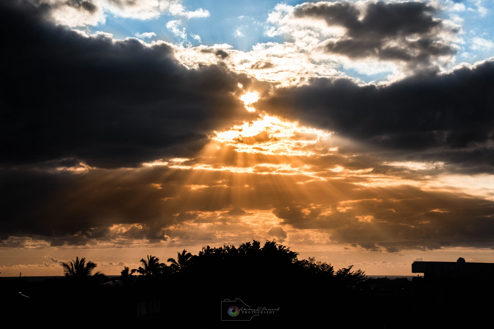 Canon EOS 650D (EOS Rebel T4i / EOS Kiss X6i) sample photo. Divine rays photography