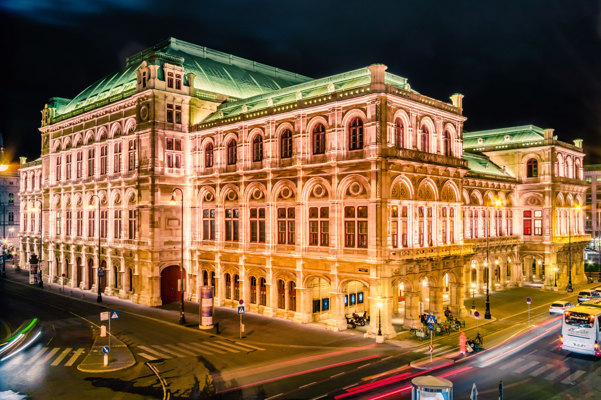 Sony a6300 sample photo. Vienna state opera photography