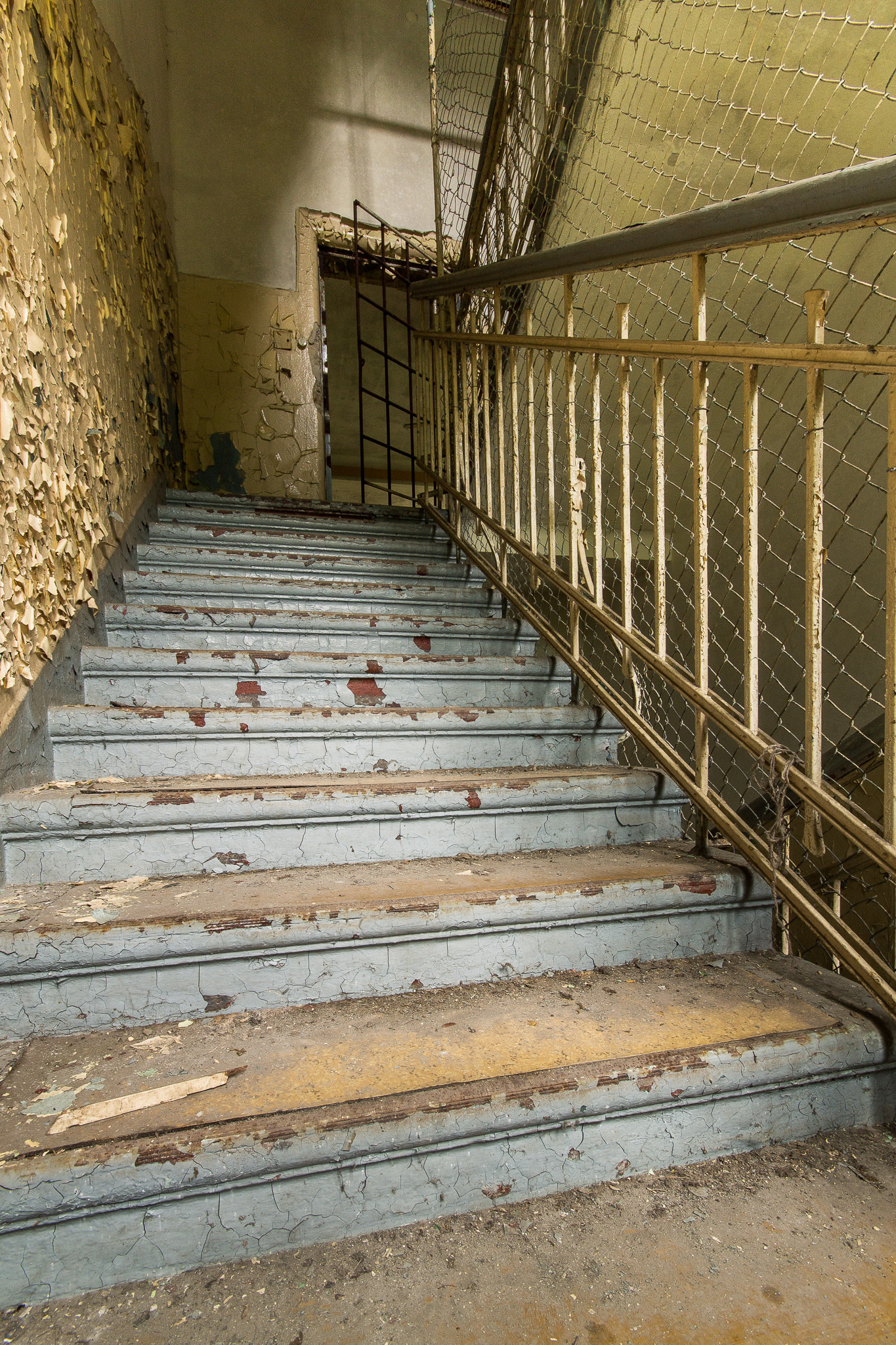 Canon EOS 1100D (EOS Rebel T3 / EOS Kiss X50) + Sigma 10-20mm F4-5.6 EX DC HSM sample photo. Abandoned psychiatry and sowjet military hospital photography