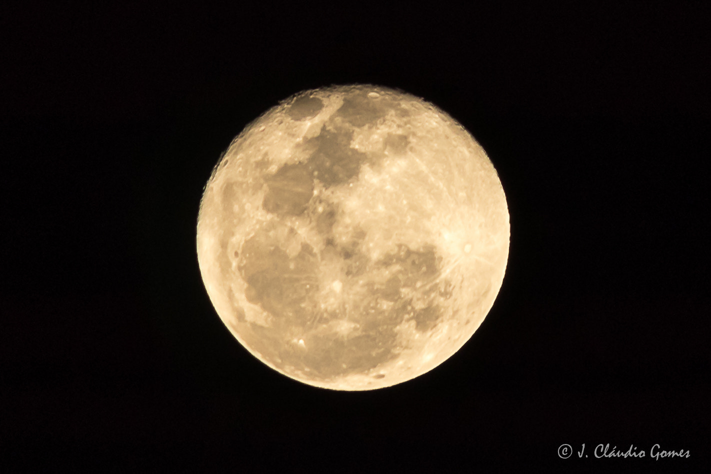 Canon EF-S 55-250mm F4-5.6 IS II sample photo. The moon... simply photography