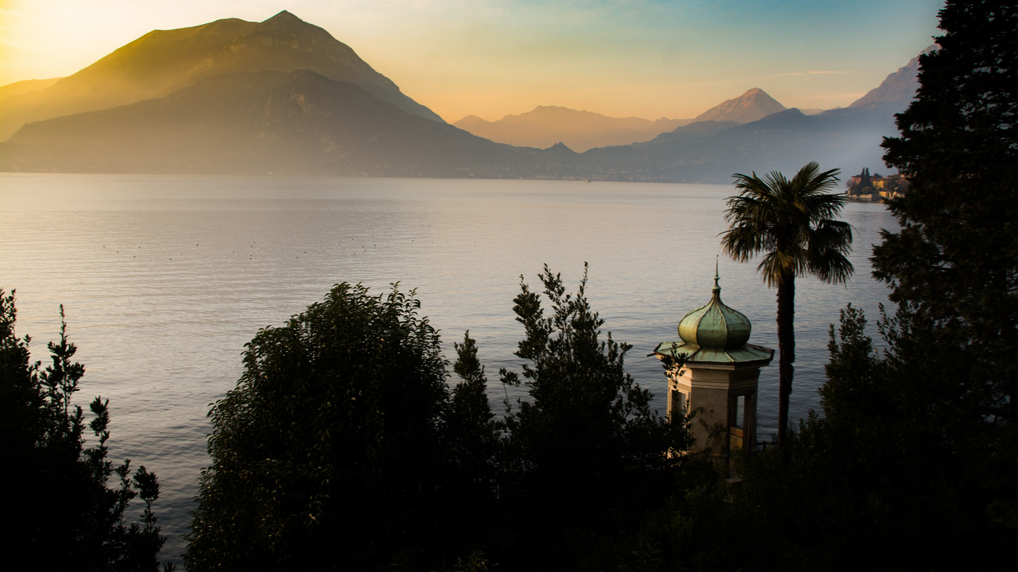 Nikon D7100 + Sigma 18-200mm F3.5-6.3 DC sample photo. Beautiful varenna photography