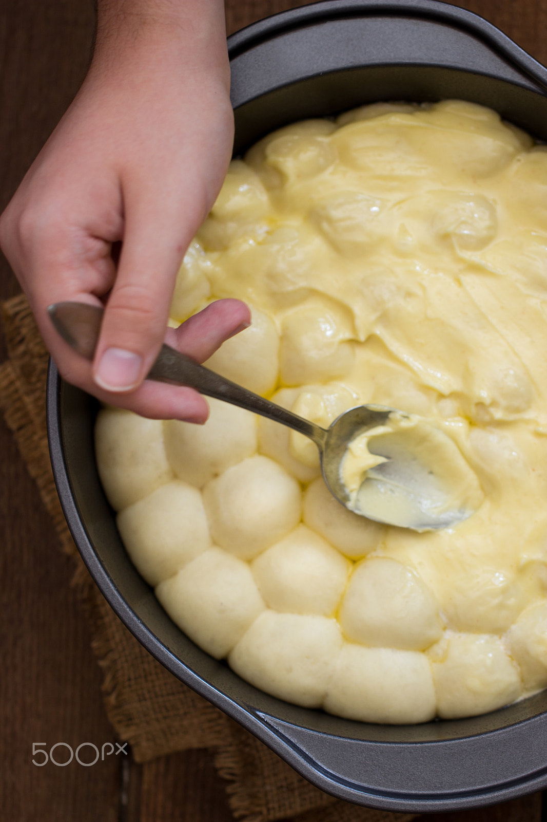 Canon EOS 600D (Rebel EOS T3i / EOS Kiss X5) + Canon EF 100mm F2.8L Macro IS USM sample photo. Milinki - traditional bulgarian dinner rolls photography