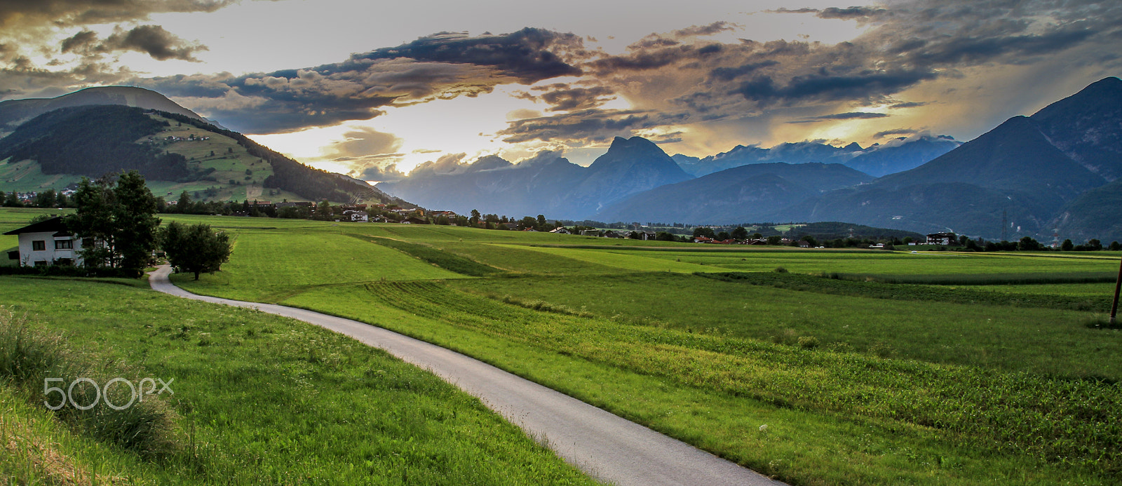 Canon EOS 60D + Tamron SP AF 17-50mm F2.8 XR Di II VC LD Aspherical (IF) sample photo. Sunset in austria photography