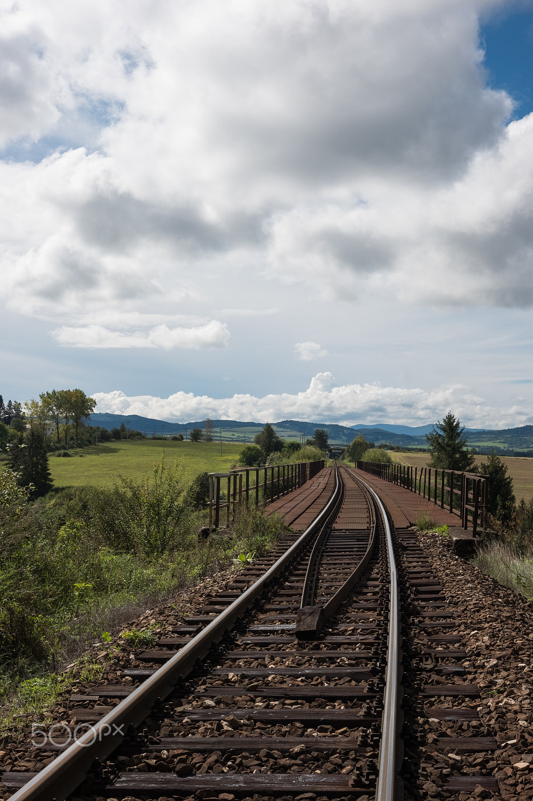 Fujifilm X-E2S + Fujifilm XF 27mm F2.8 sample photo. On the viaduct photography