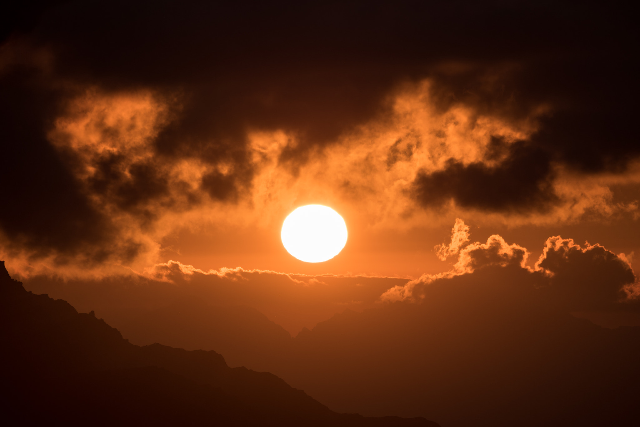 Sony 70-400mm F4-5.6 G SSM II sample photo. Souvenir from cabane tracuit photography