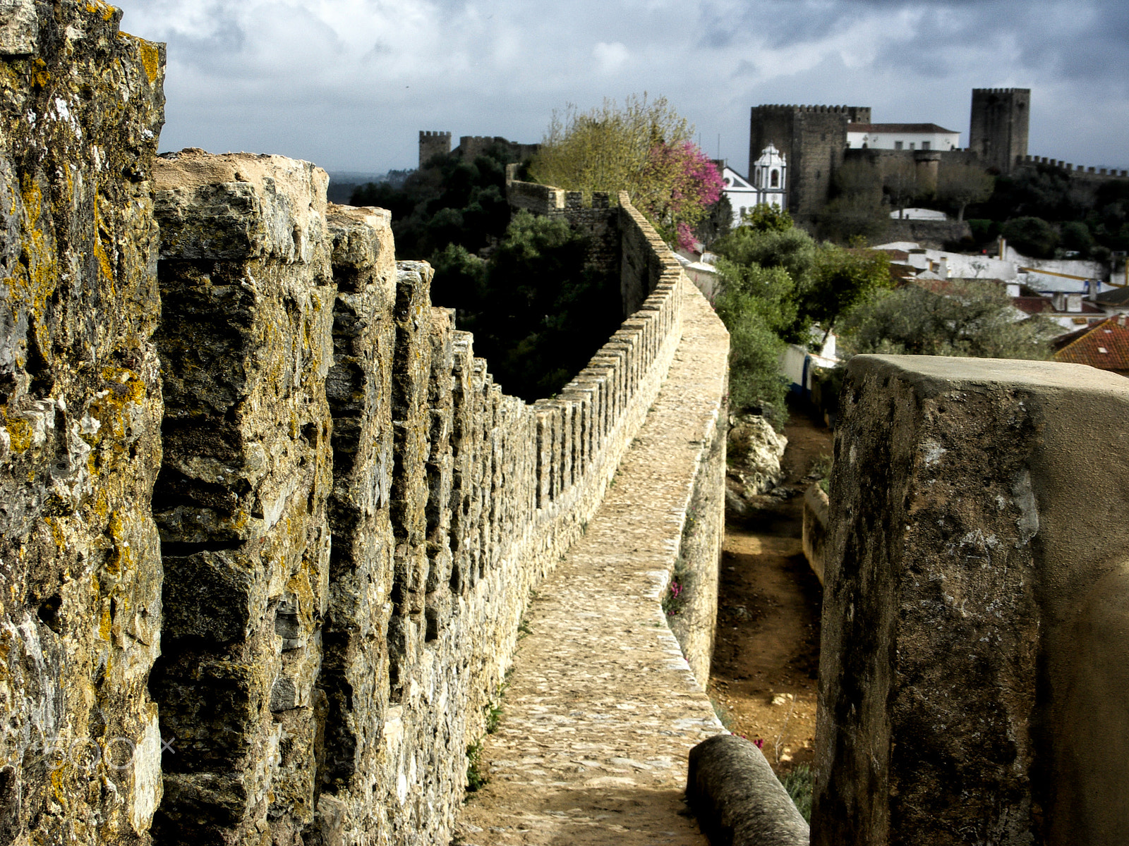 KONICA MINOLTA DiMAGE A200 sample photo. Obidos wall photography