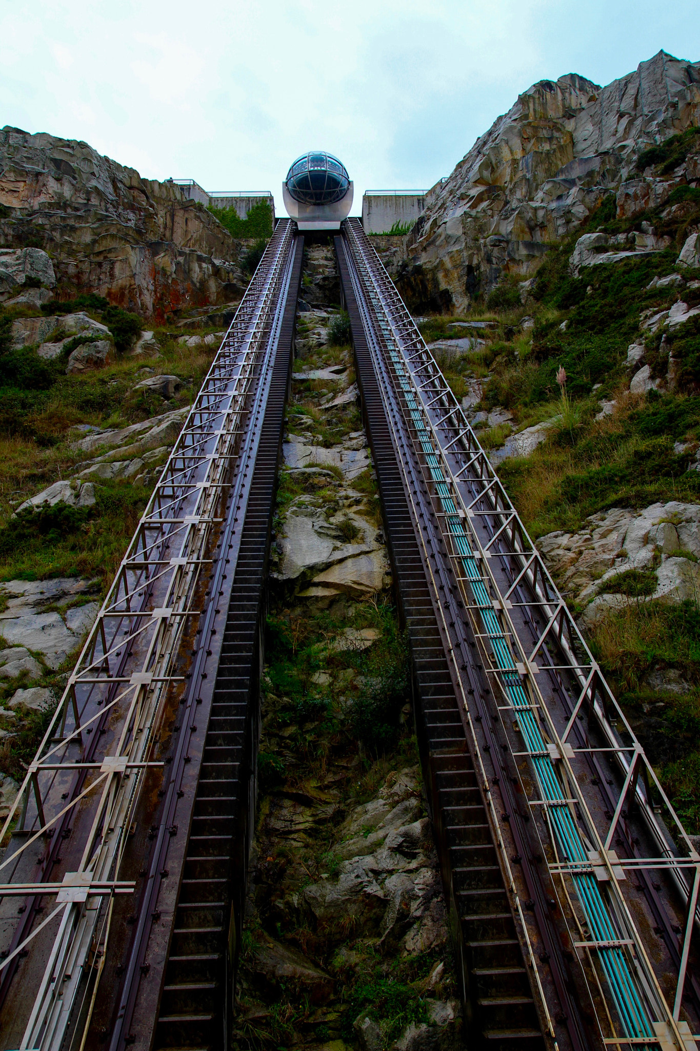 Tamron SP AF 17-50mm F2.8 XR Di II LD Aspherical (IF) sample photo. Funicular de coruña photography