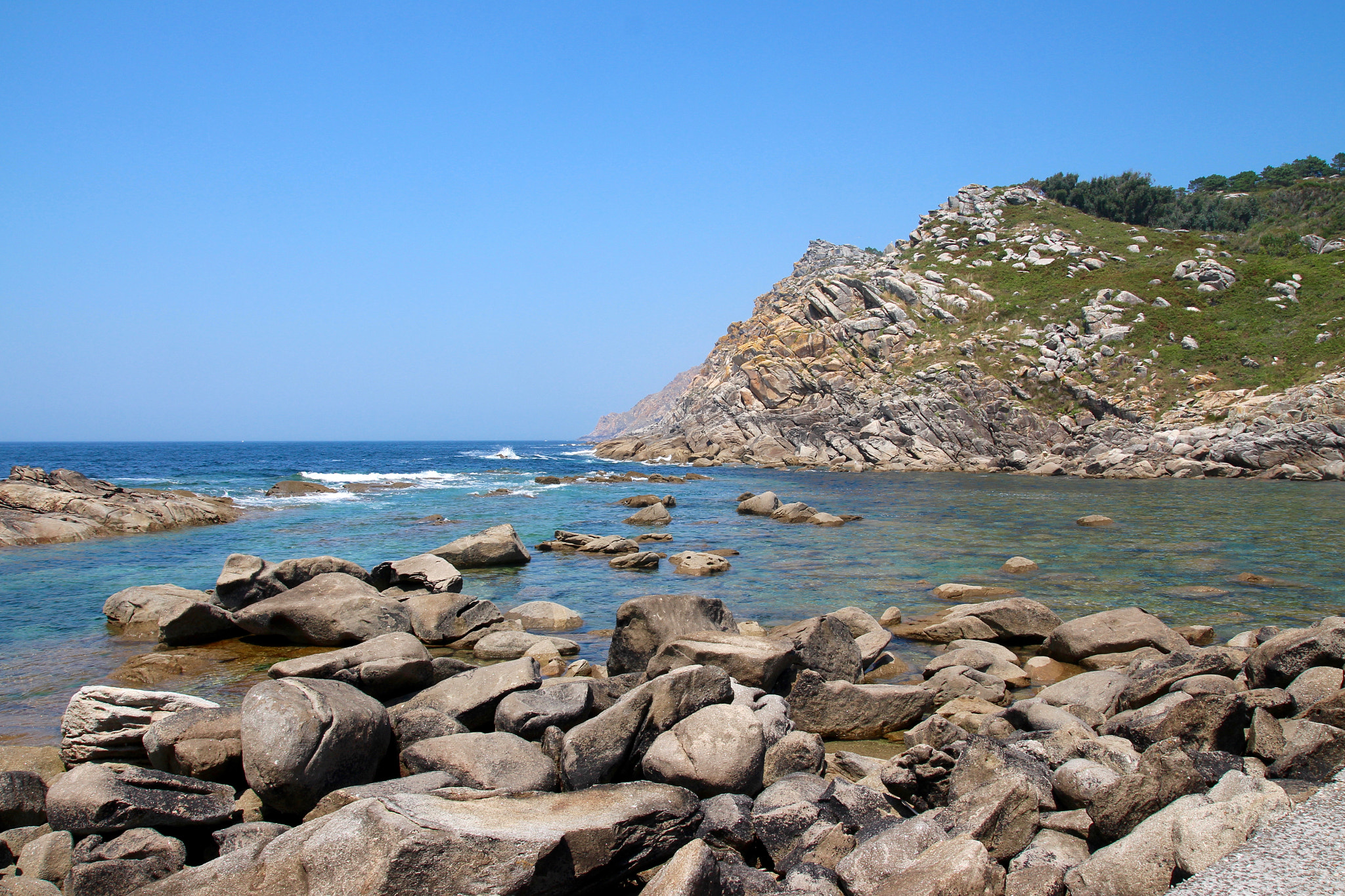 Tamron SP AF 17-50mm F2.8 XR Di II LD Aspherical (IF) sample photo. Rocas y mar photography