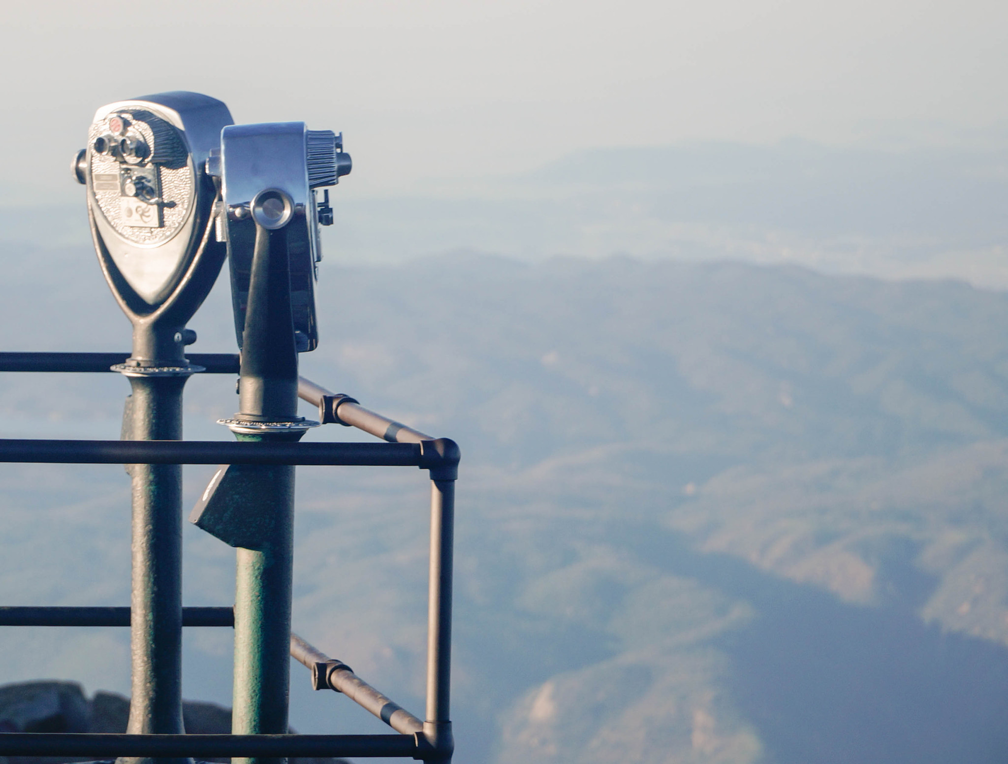 Sony Alpha NEX-6 + Sony E PZ 18-105mm F4 G OSS sample photo. Tower viewers at the top of pikes peak photography
