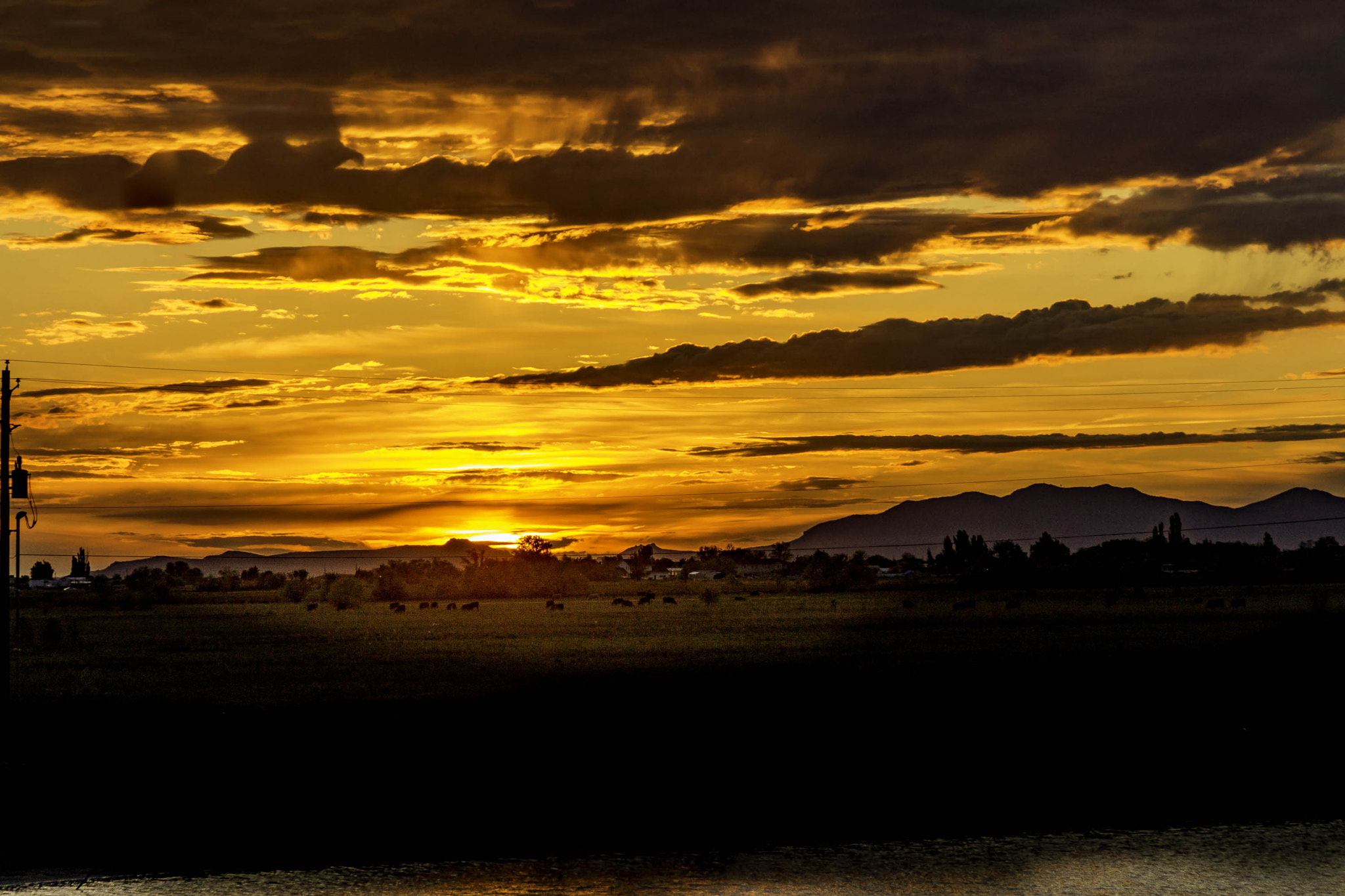 Canon EF-S 17-85mm F4-5.6 IS USM sample photo. Rural sunset photography