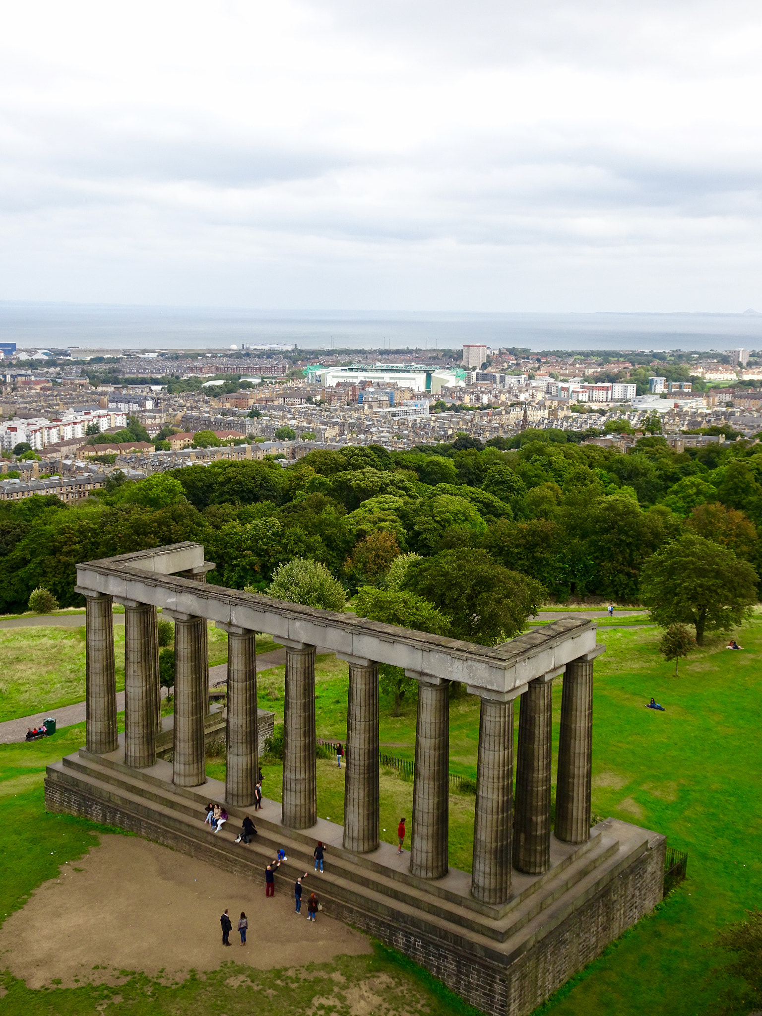 Sony Cyber-shot DSC-HX90V sample photo. National monument, edinburgh photography