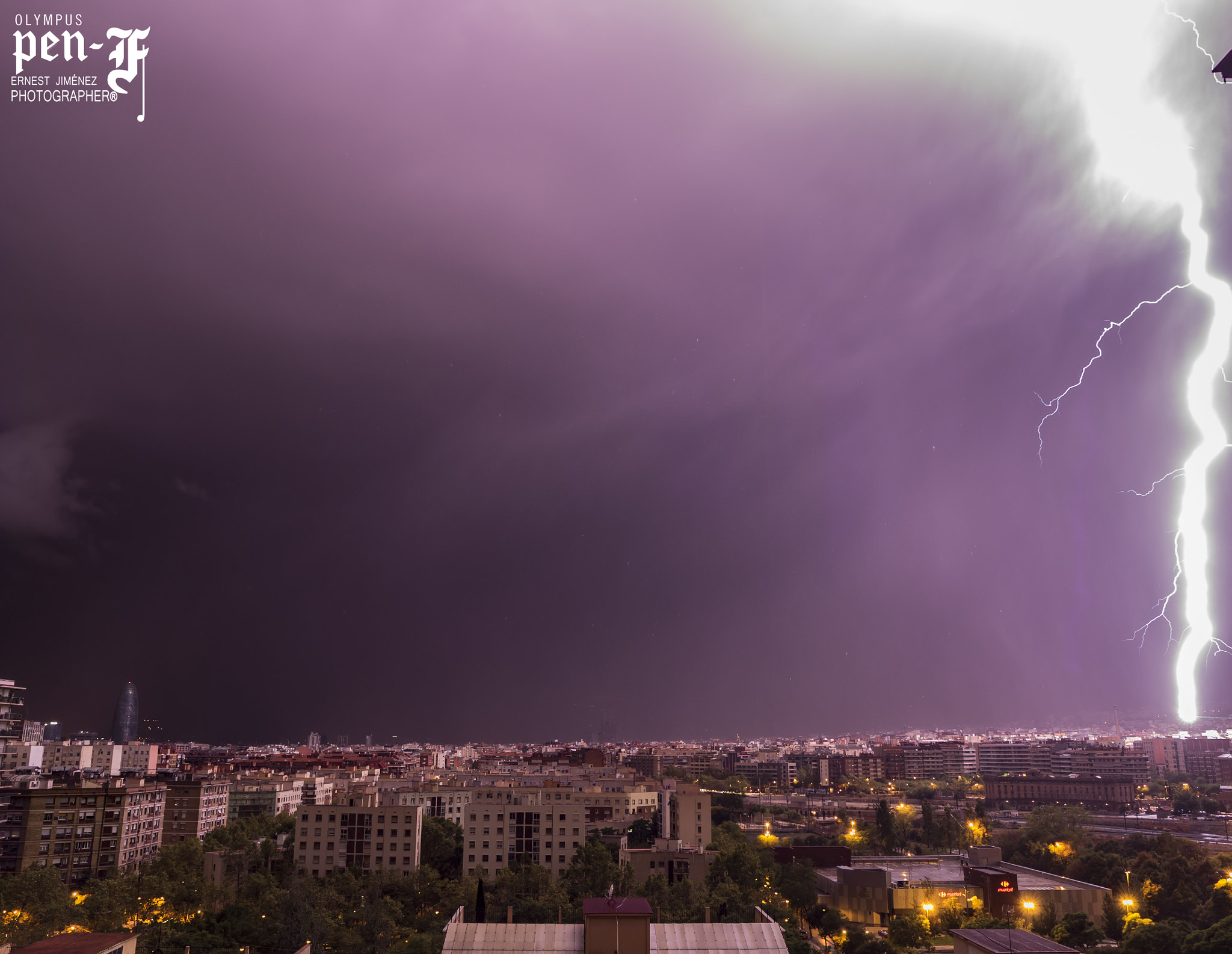 Olympus OM-D E-M1 + Olympus Zuiko Digital ED 14-35mm F2.0 SWD sample photo. Lightning strikes in barcelona !!! photography