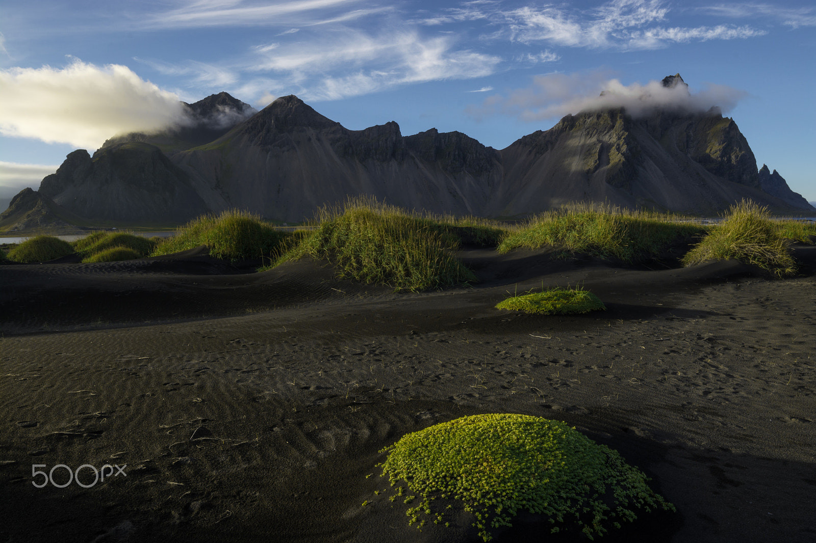 Samyang 14mm F2.8 ED AS IF UMC sample photo. Black sand beach photography