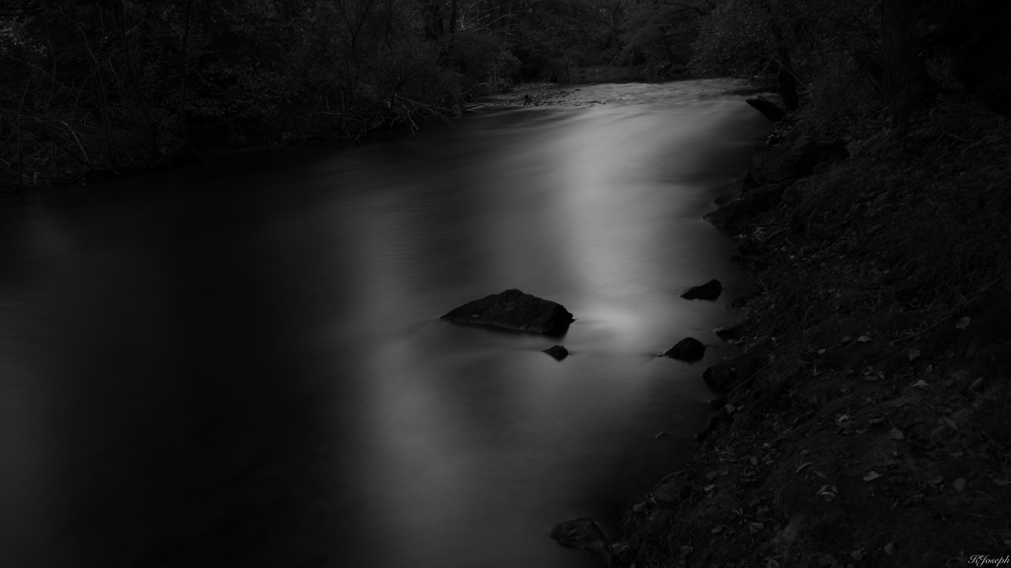 Sony a7R II + Sony FE 28-70mm F3.5-5.6 OSS sample photo. Night. photography