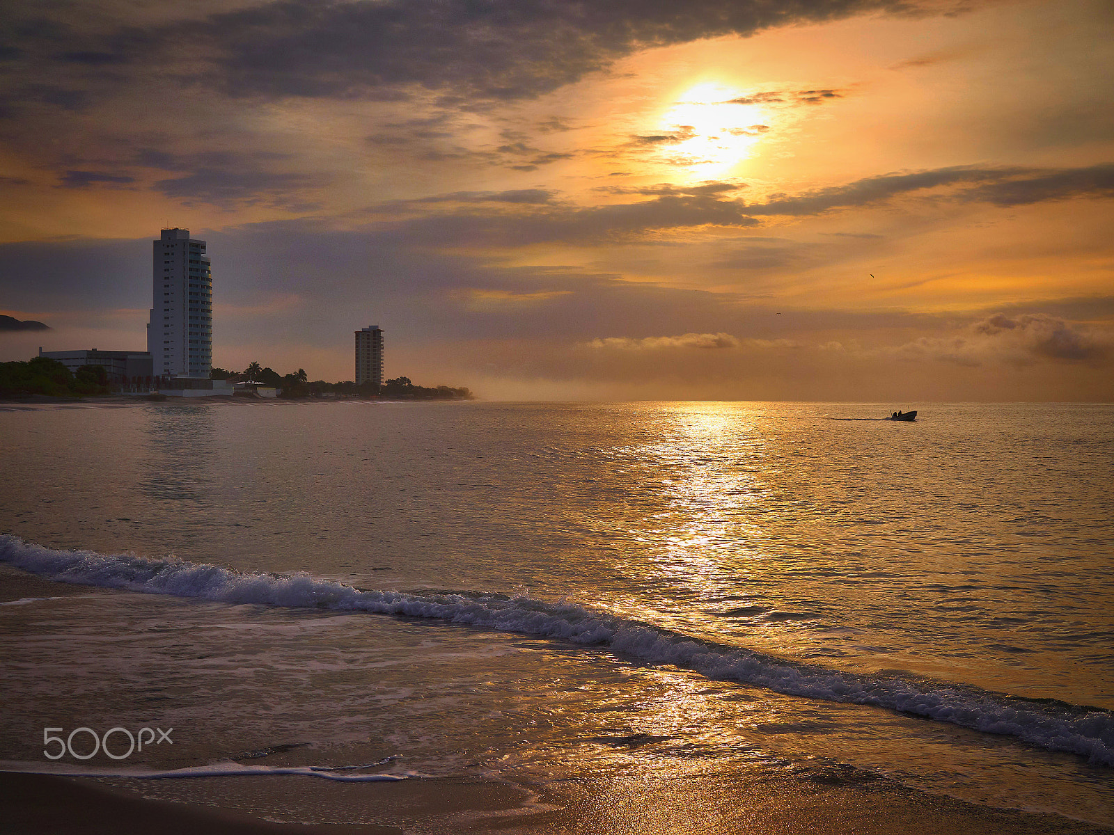 Olympus OM-D E-M1 + Olympus M.Zuiko Digital 25mm F1.8 sample photo. Beach sunrise 1 photography