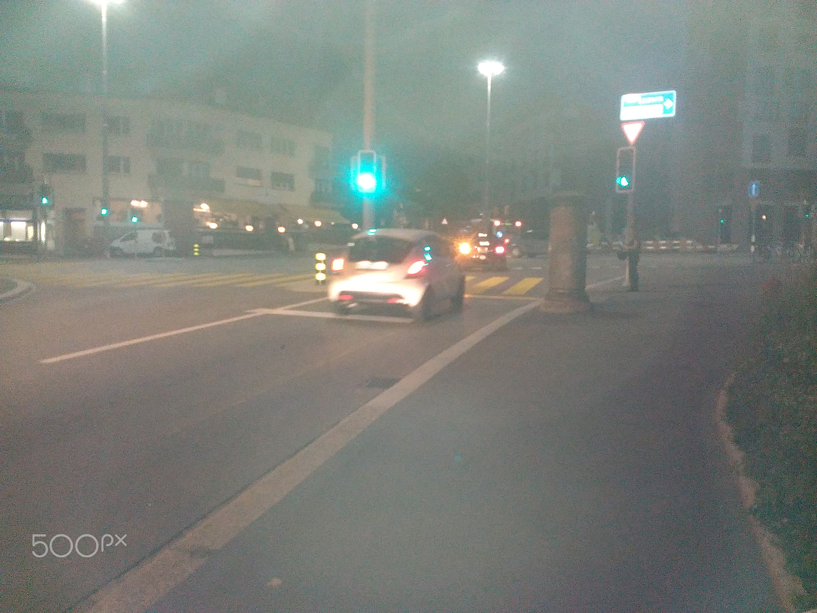 HUAWEI Y550-L01 sample photo. Evening traffic in zurich photography