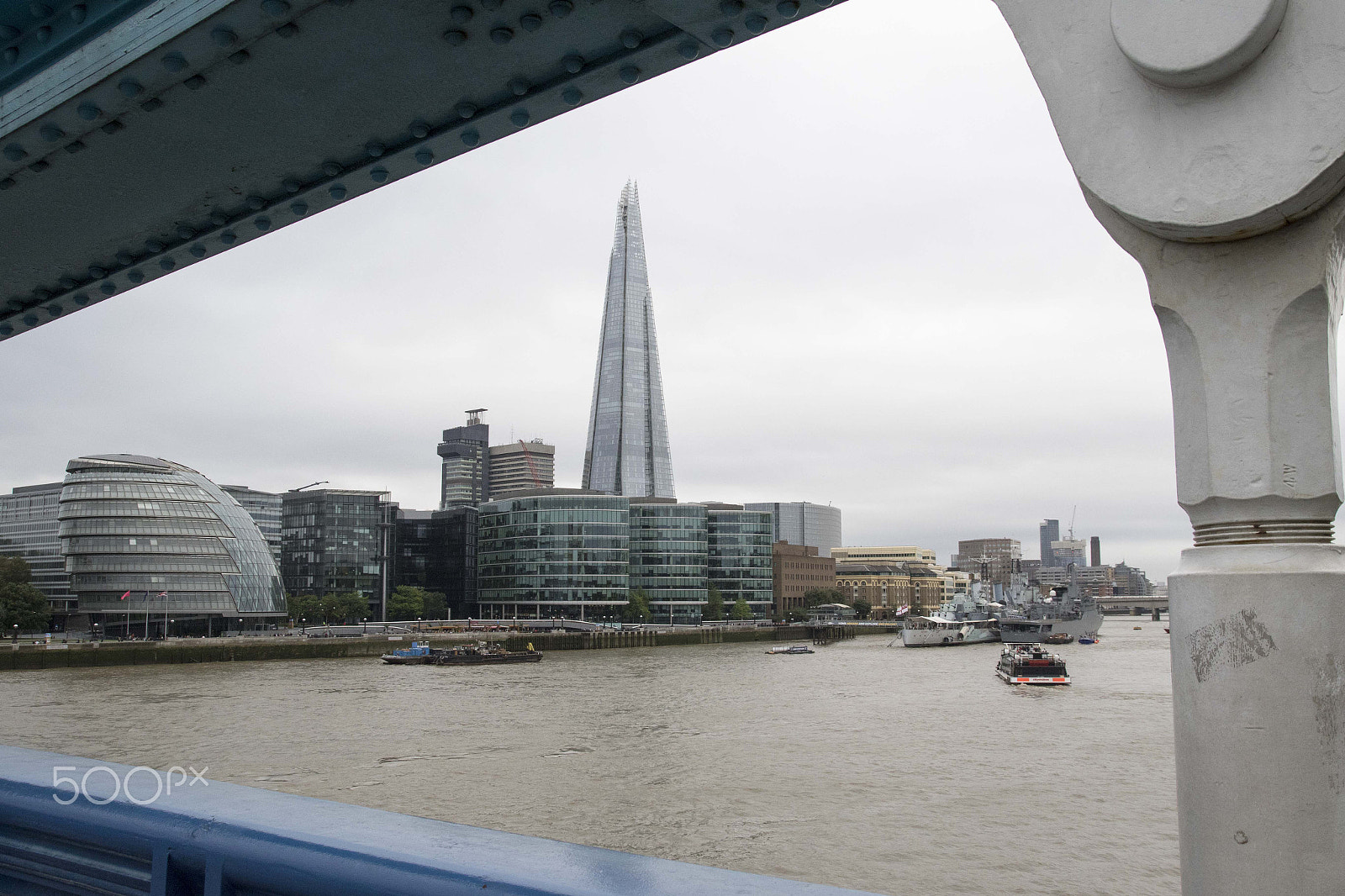 Tamron SP AF 17-50mm F2.8 XR Di II LD Aspherical (IF) sample photo. Framing by tower bridge photography