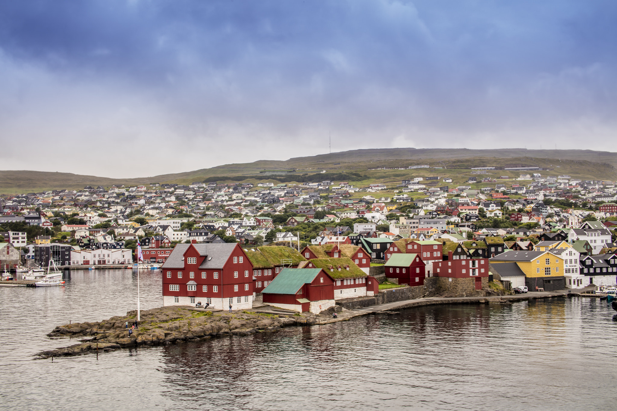 Canon EOS 5DS + Sigma 50-500mm f/4-6.3 APO HSM EX sample photo. Tórshavn photography