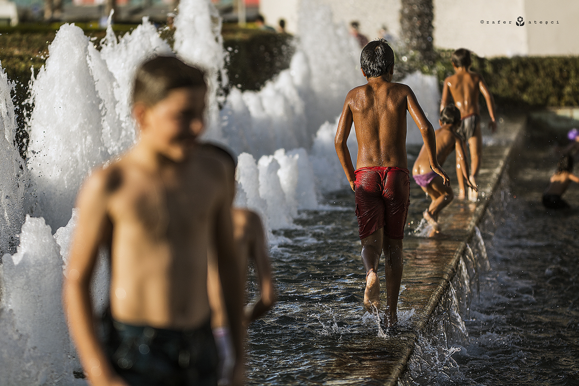 Sigma 150mm F2.8 EX DG Macro HSM sample photo. Becomes swimming pool photography