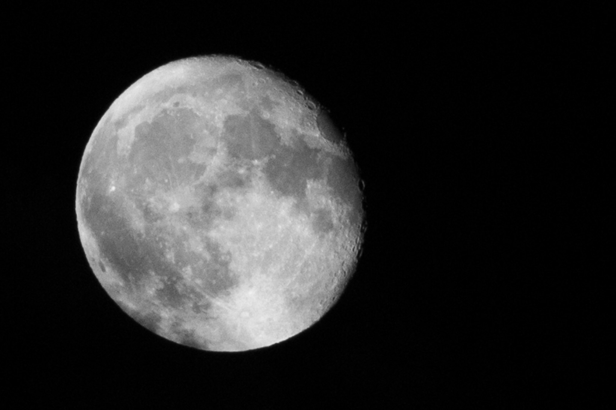 Canon EOS 6D + Tamron AF 70-300mm F4-5.6 Di LD Macro sample photo. Clouds across the moon photography