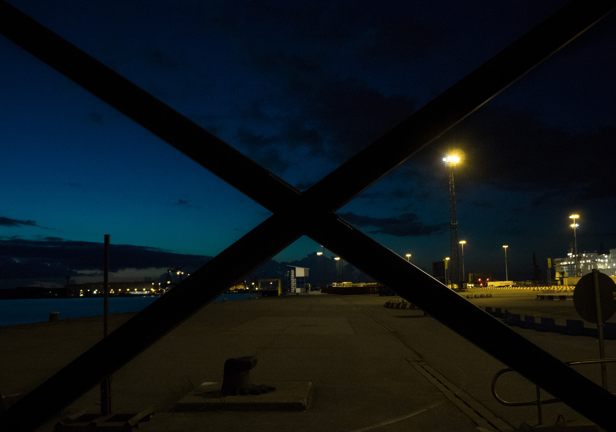 Nikon 1 J5 sample photo. Rostock harbour photography