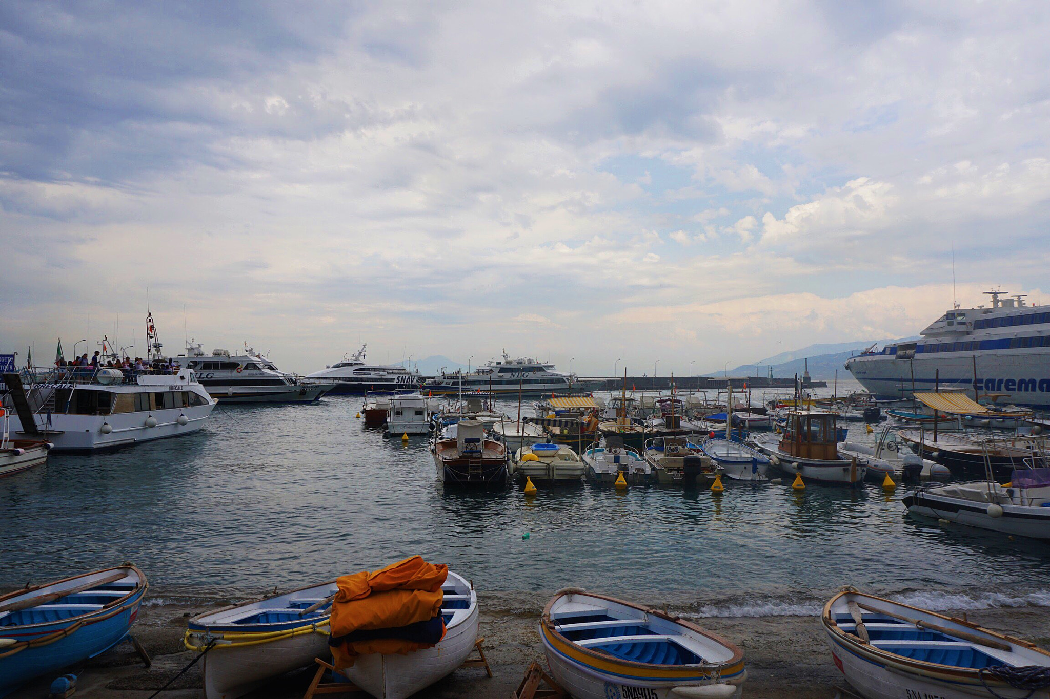 Sony a6300 + Sony E 18-50mm F4-5.6 sample photo. Sightseeing in capri photography