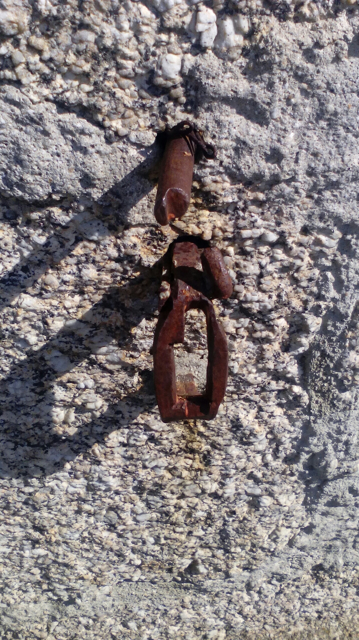 TCT ALCATEL ONE TOUCH 7041X sample photo. Old wall photography