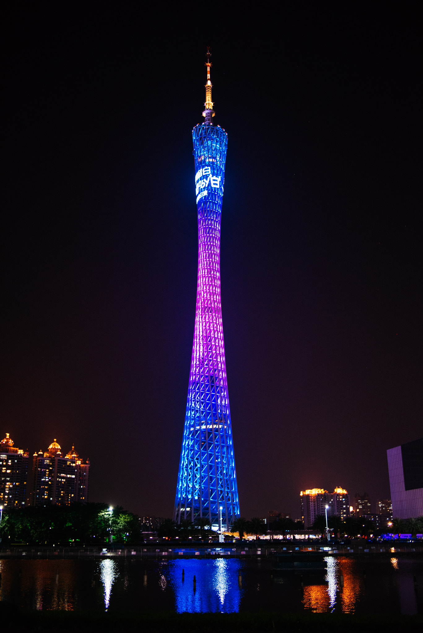 ZEISS Distagon T* 35mm F2 sample photo. Guangzhou tower at night photography
