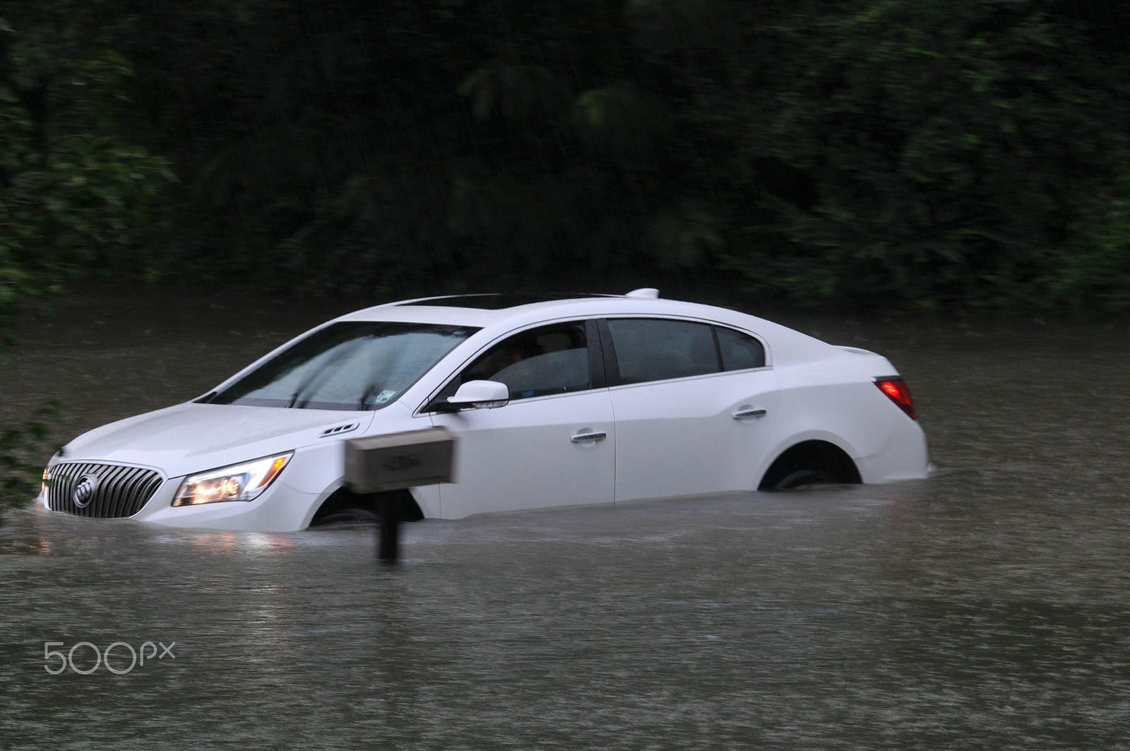 Nikon AF-S Nikkor 70-200mm F2.8G ED VR II sample photo. Someone felt like they could drive to the store. photography