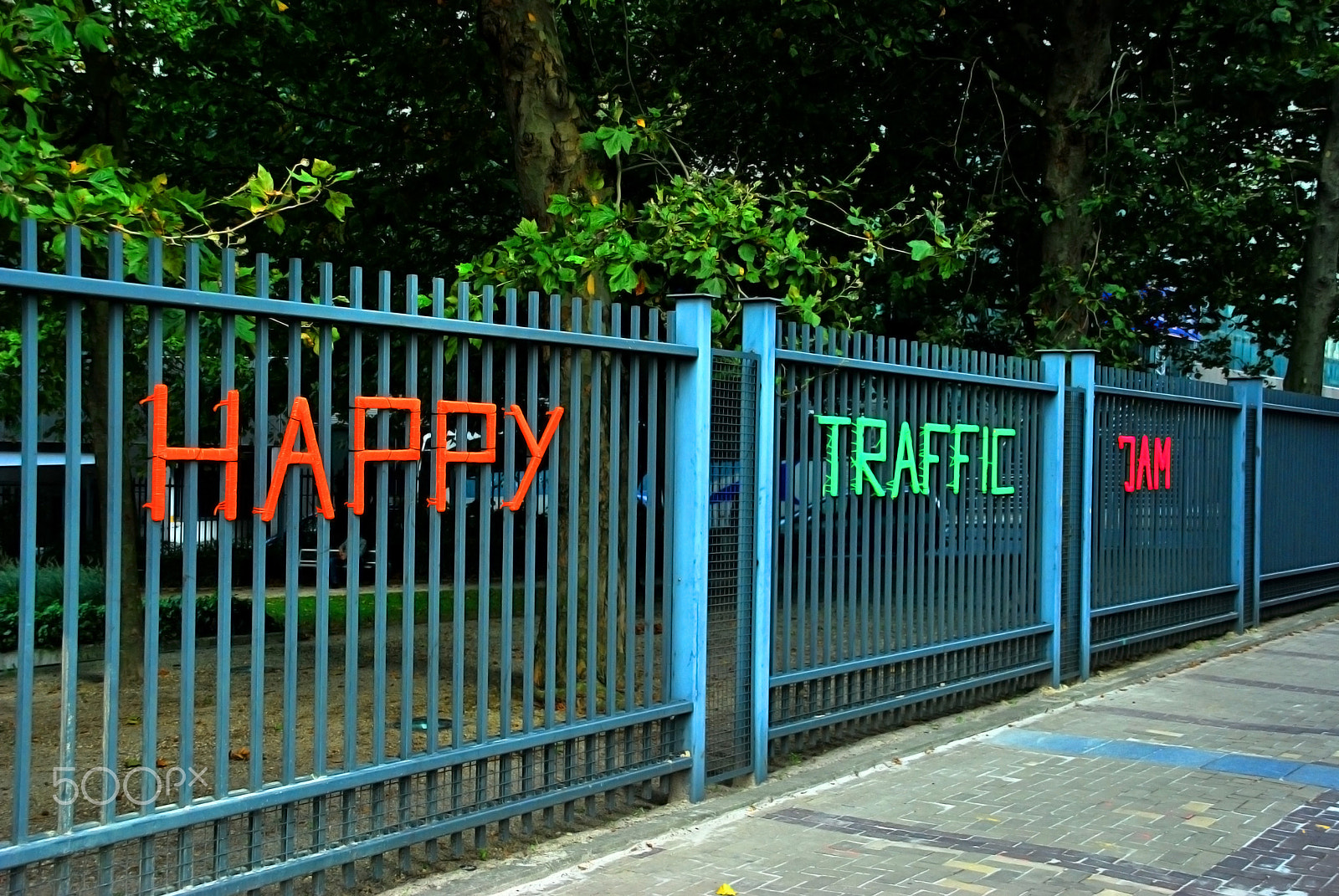 Nikon D60 + Sigma 18-200mm F3.5-6.3 DC sample photo. Happy traffic jam photography