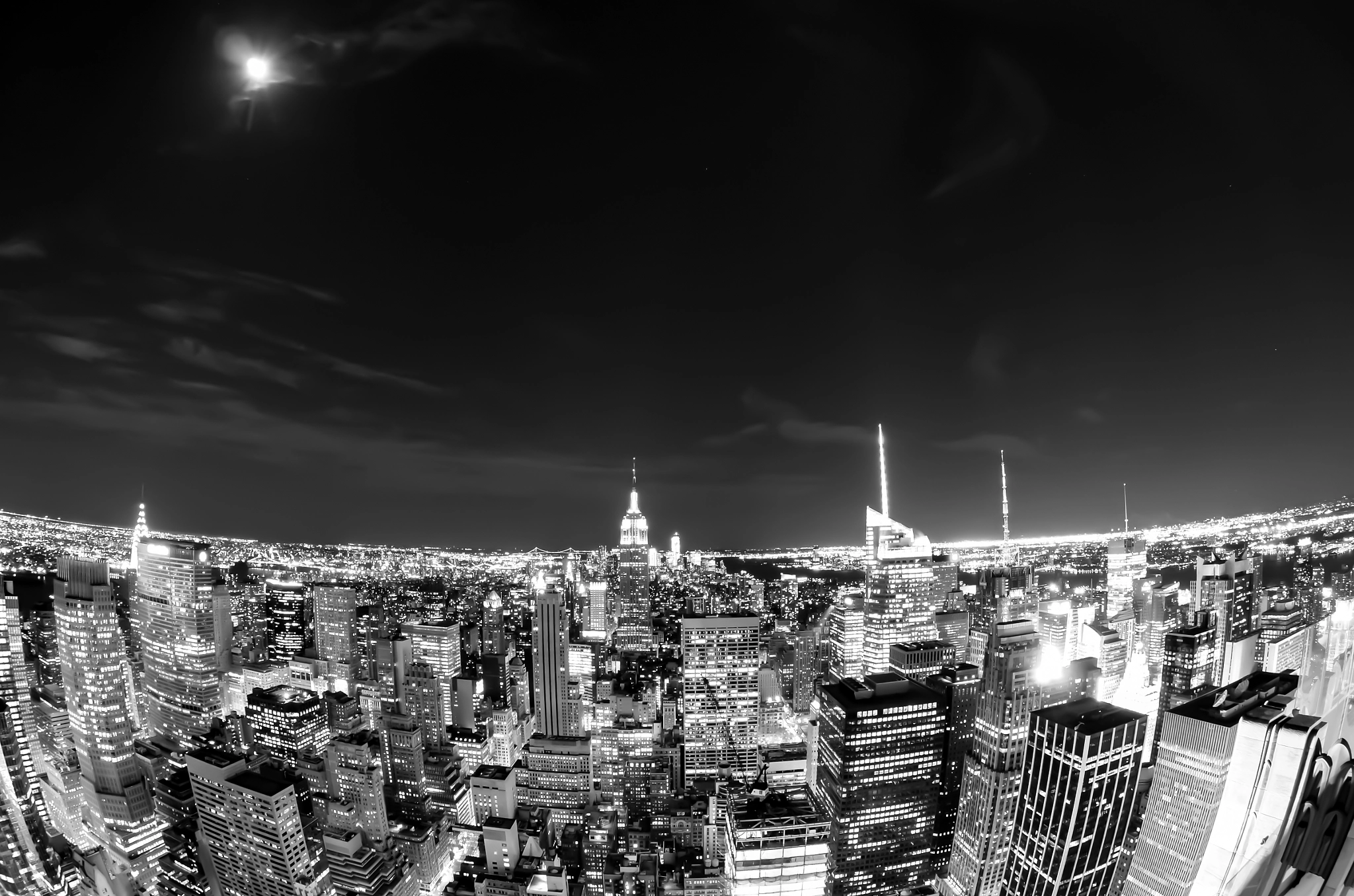 Nikon AF DX Fisheye-Nikkor 10.5mm F2.8G ED sample photo. Top of gotham city photography