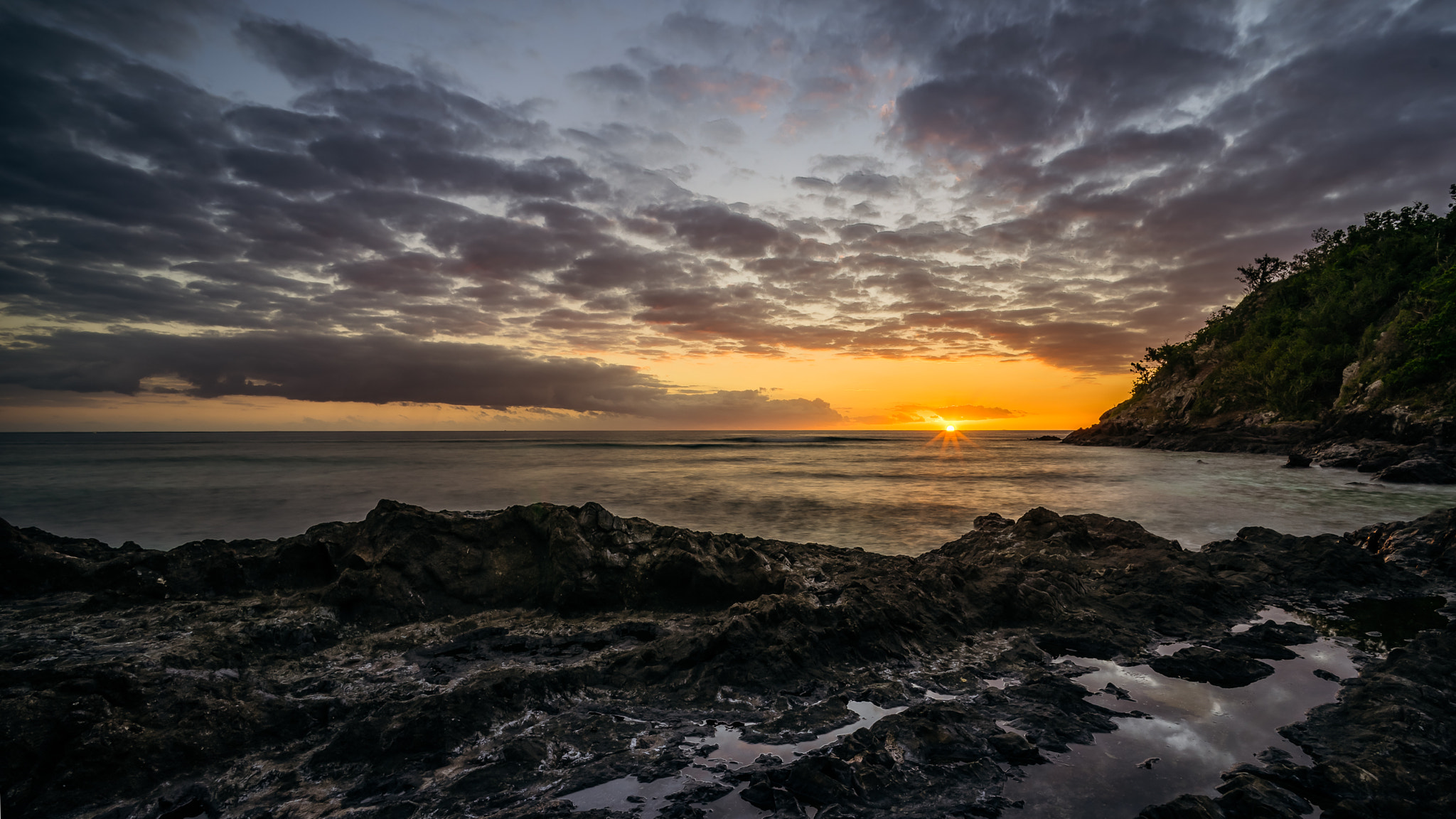 Sony a7 sample photo. Matamanoa sunset photography