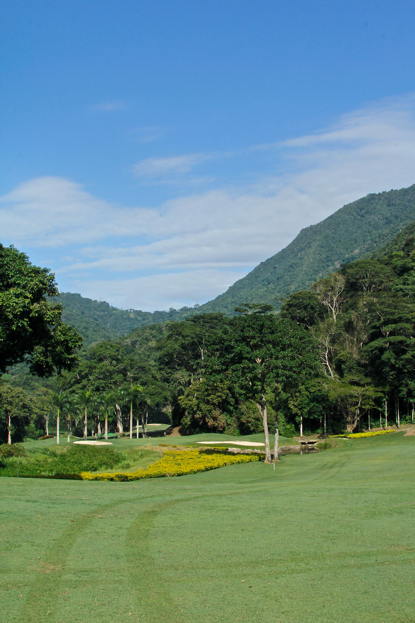 Canon EF 28-300mm F3.5-5.6L IS USM sample photo. Izcaragua country club photography