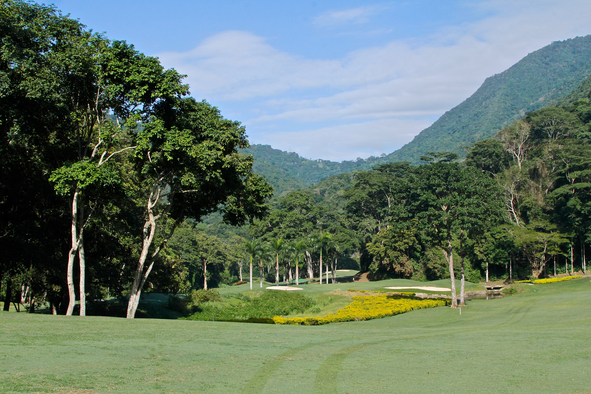 Canon EF 28-300mm F3.5-5.6L IS USM sample photo. Izcaragua country club photography