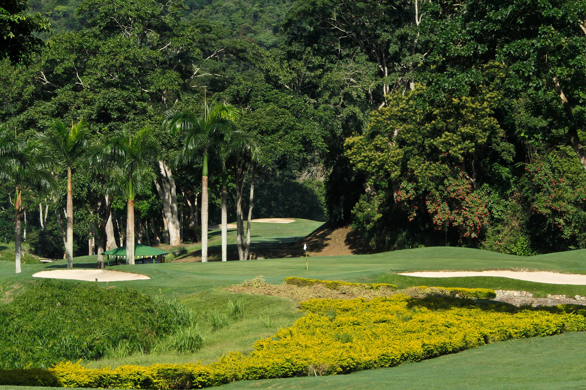 Canon EF 28-300mm F3.5-5.6L IS USM sample photo. Izcaragua country club photography
