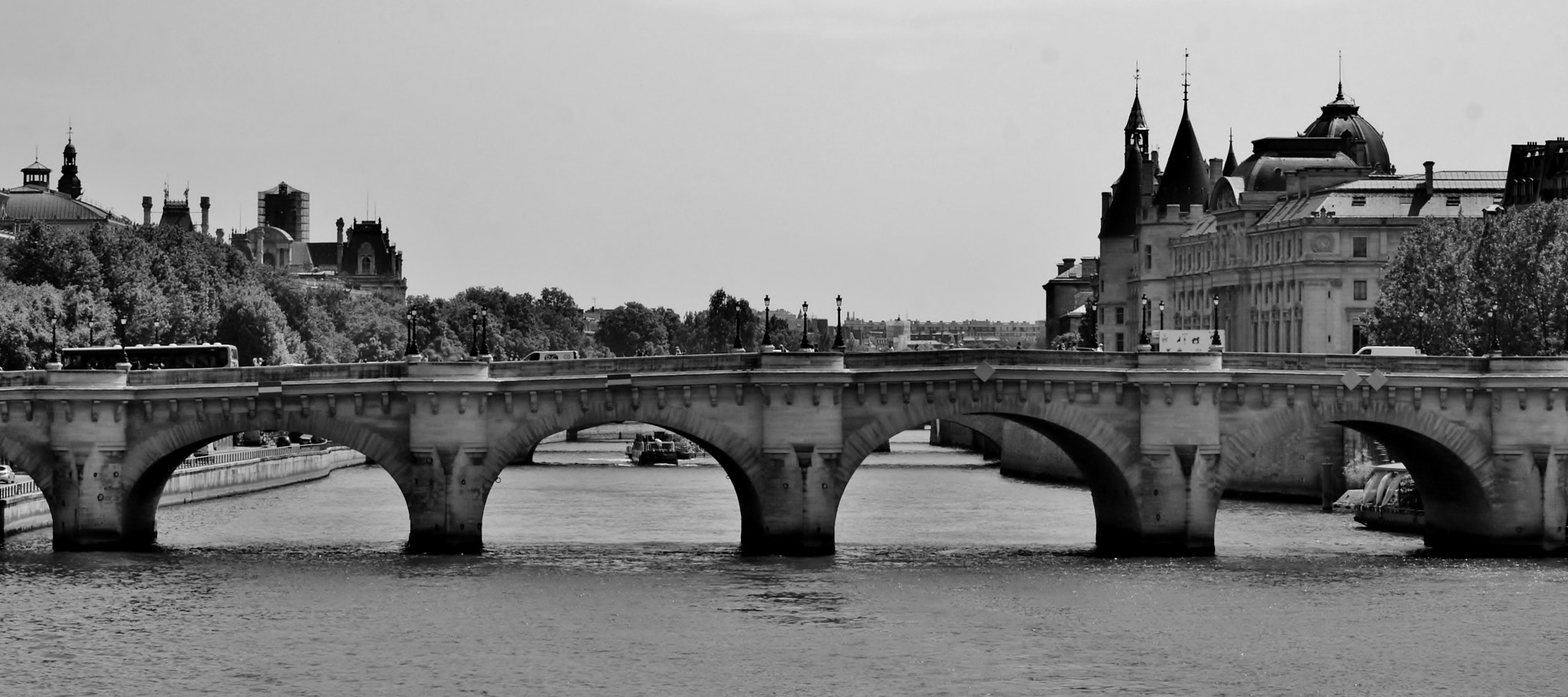 Sony Alpha DSLR-A200 sample photo. Paris b/w photography