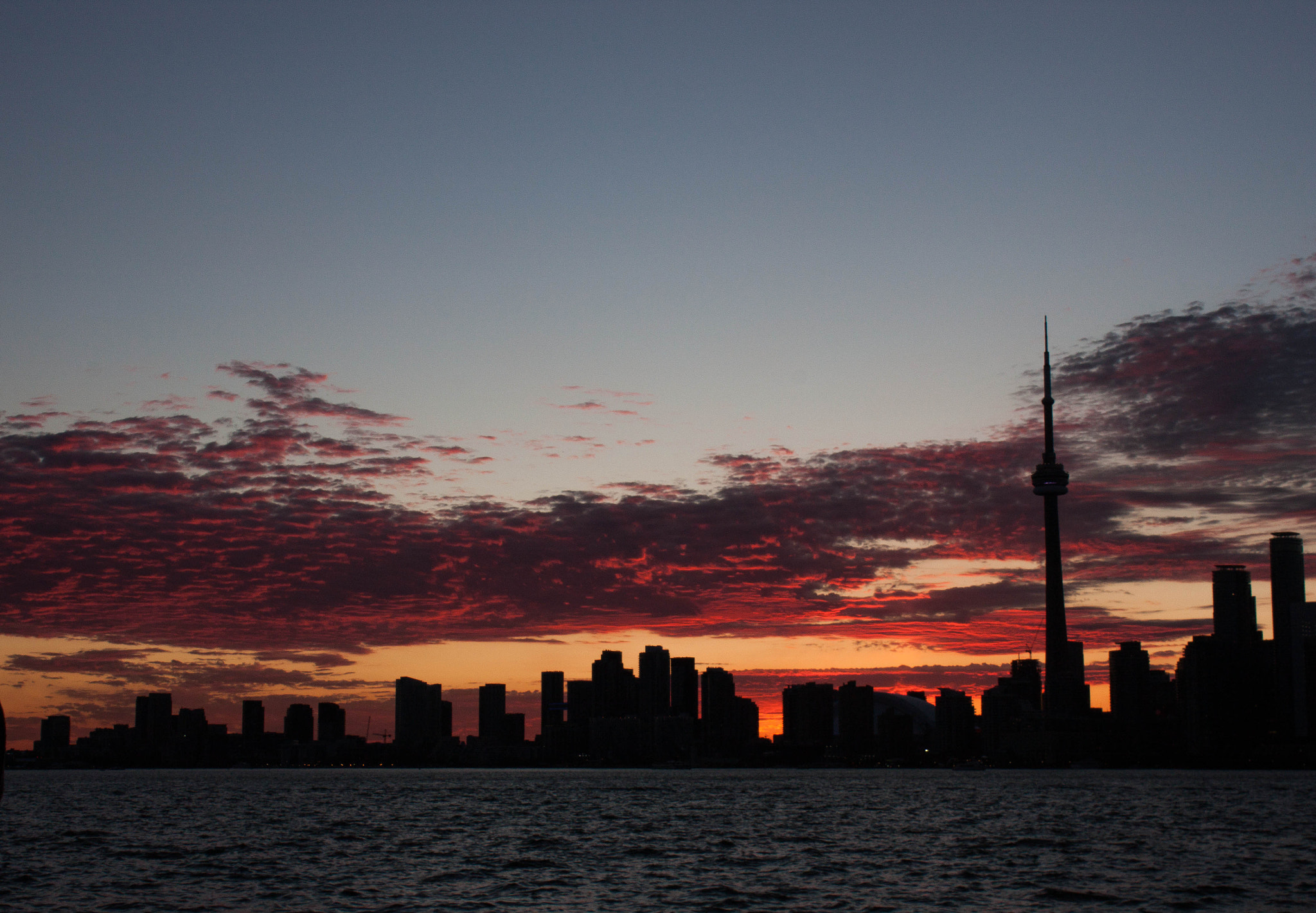 Canon EOS 500D (EOS Rebel T1i / EOS Kiss X3) sample photo. Clouds over toronto photography