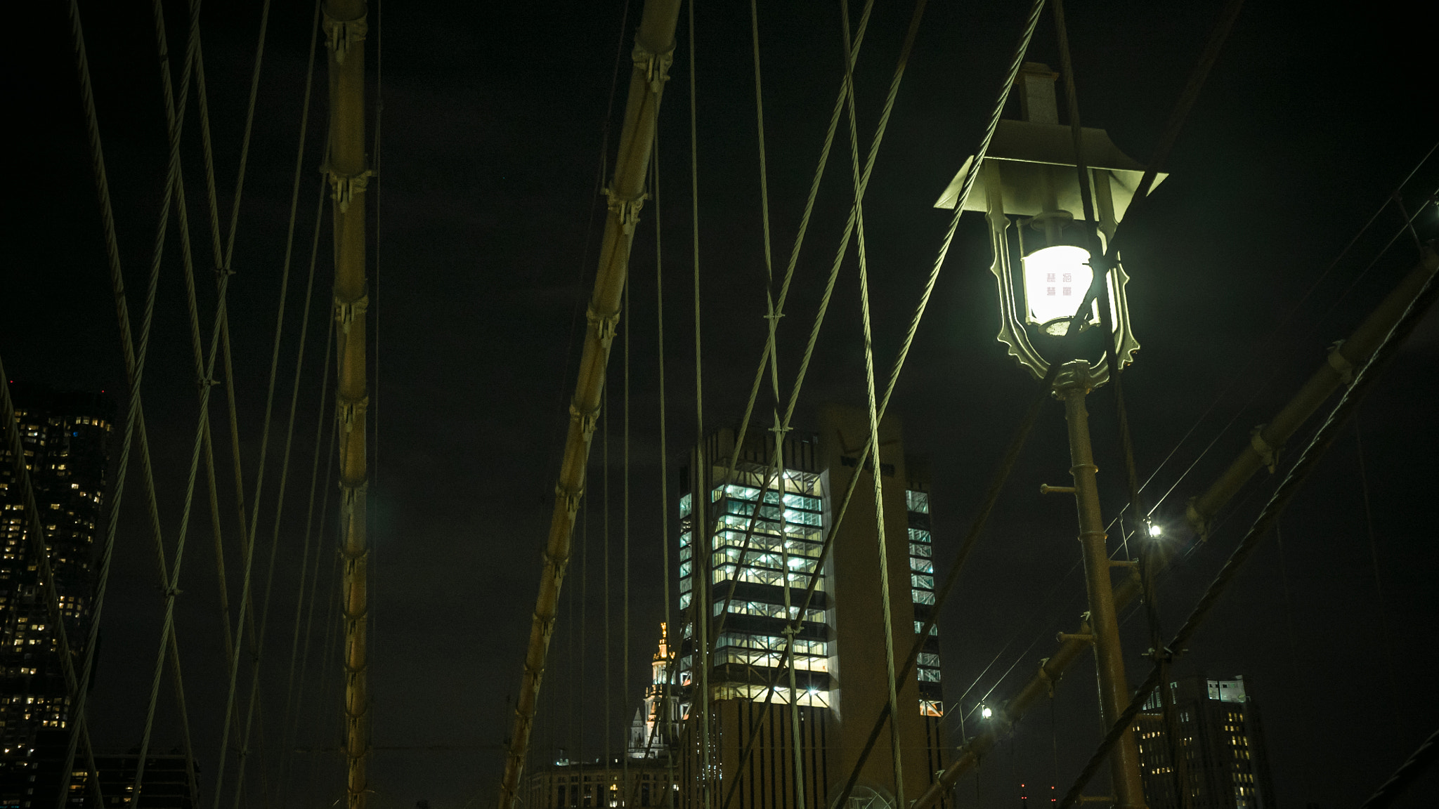 Sony a7S II + Sony Vario-Tessar T* FE 16-35mm F4 ZA OSS sample photo. On brooklyn bridge photography