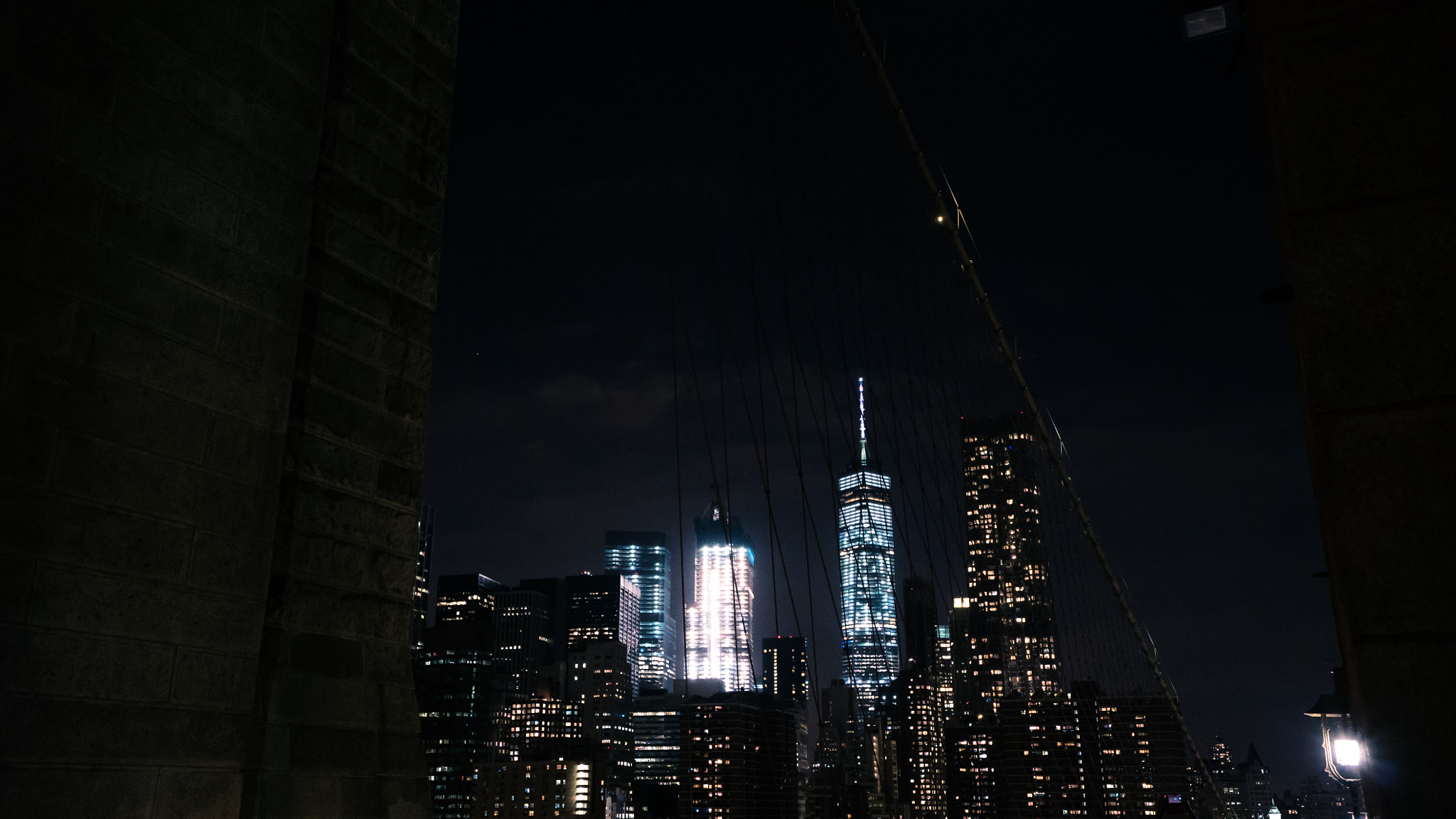 Sony a7S II + Sony Vario-Tessar T* FE 16-35mm F4 ZA OSS sample photo. On brooklyn bridge photography