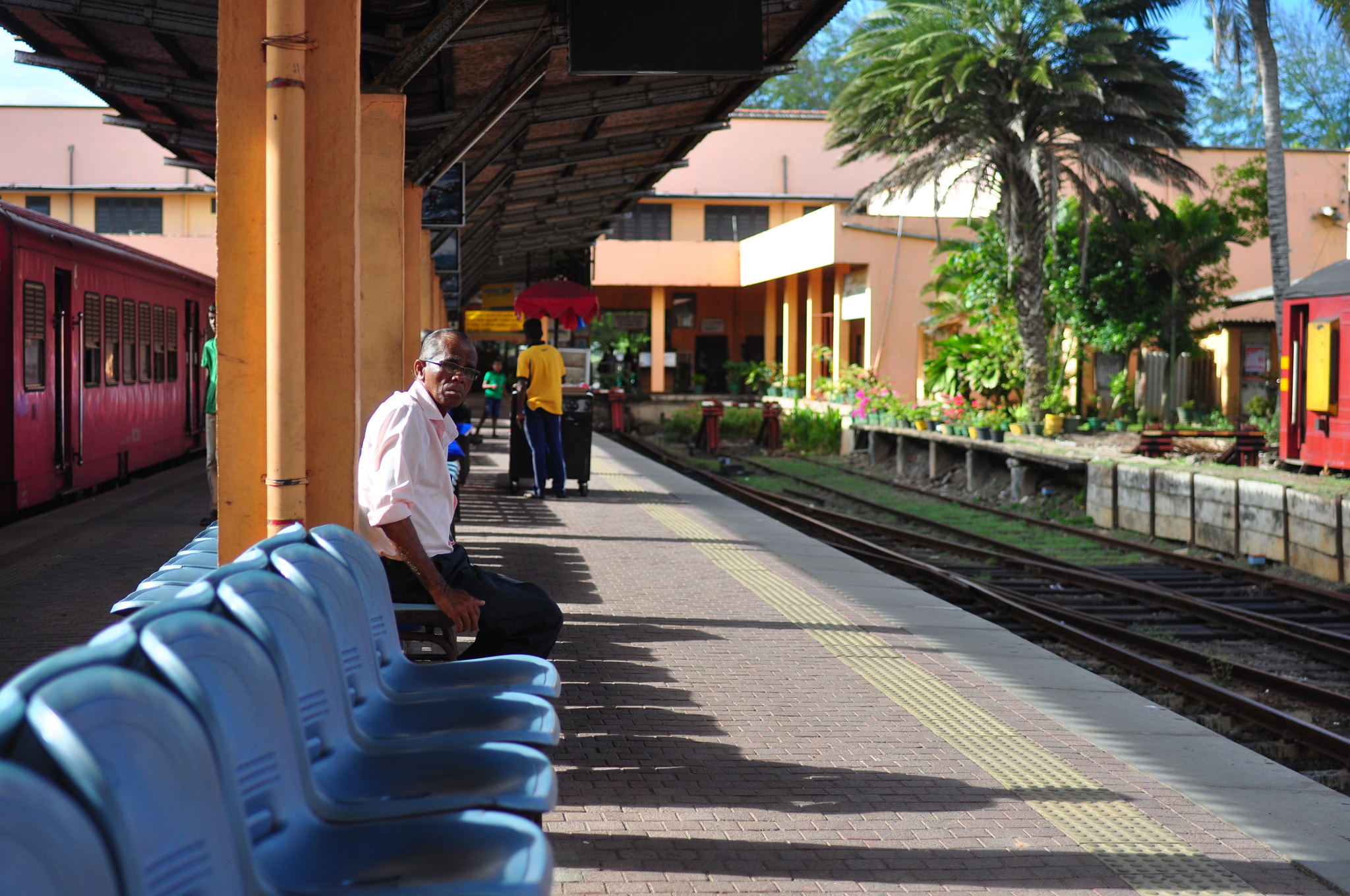 Nikon D90 + Nikon AF-S Nikkor 35mm F1.8G ED sample photo. Galle station in sri lanka photography