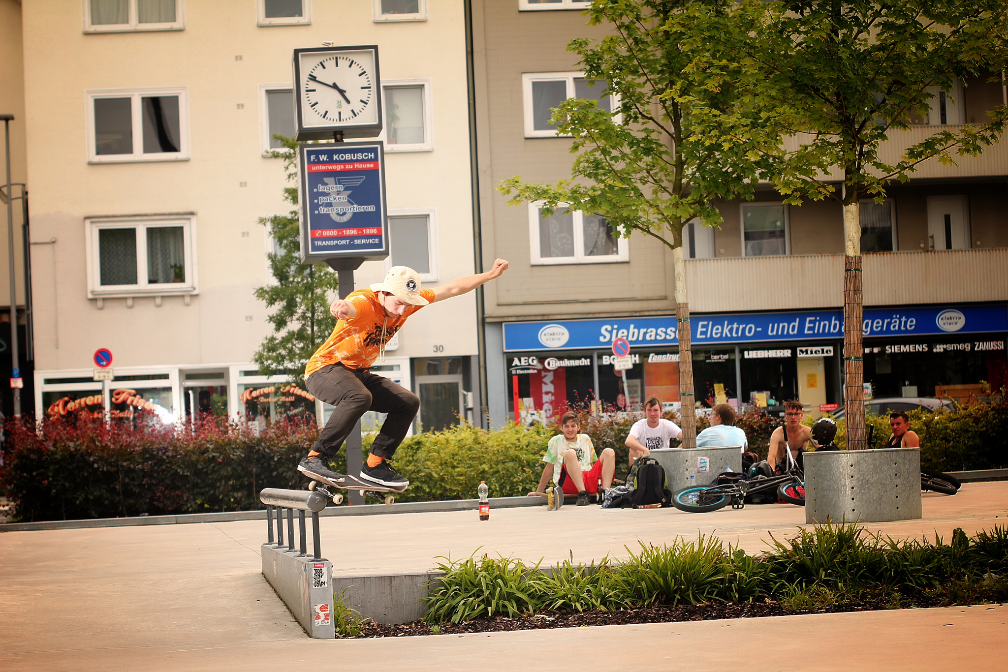 Canon 70-200mm sample photo. Nosegrind. photography