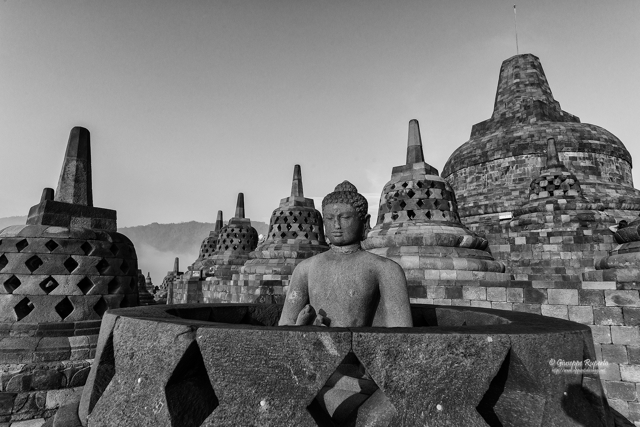 Sigma 12-24mm F4.5-5.6 II DG HSM sample photo. Borobudur temple - http://www.appuntidiviaggi.net photography