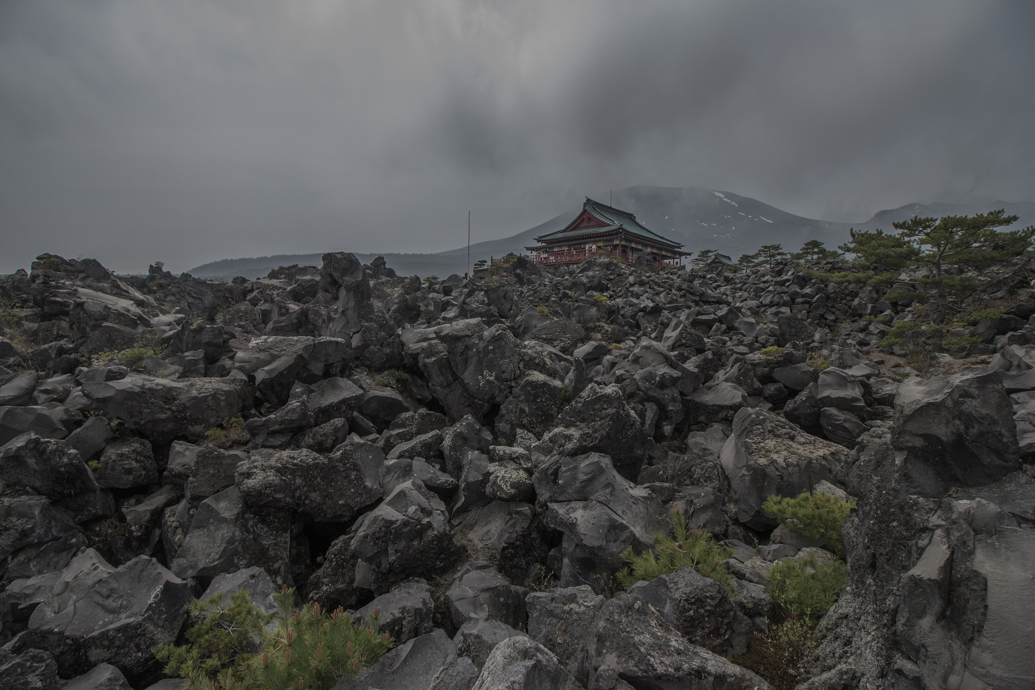 Canon EOS 550D (EOS Rebel T2i / EOS Kiss X4) sample photo. Onioshidashi lava flow photography