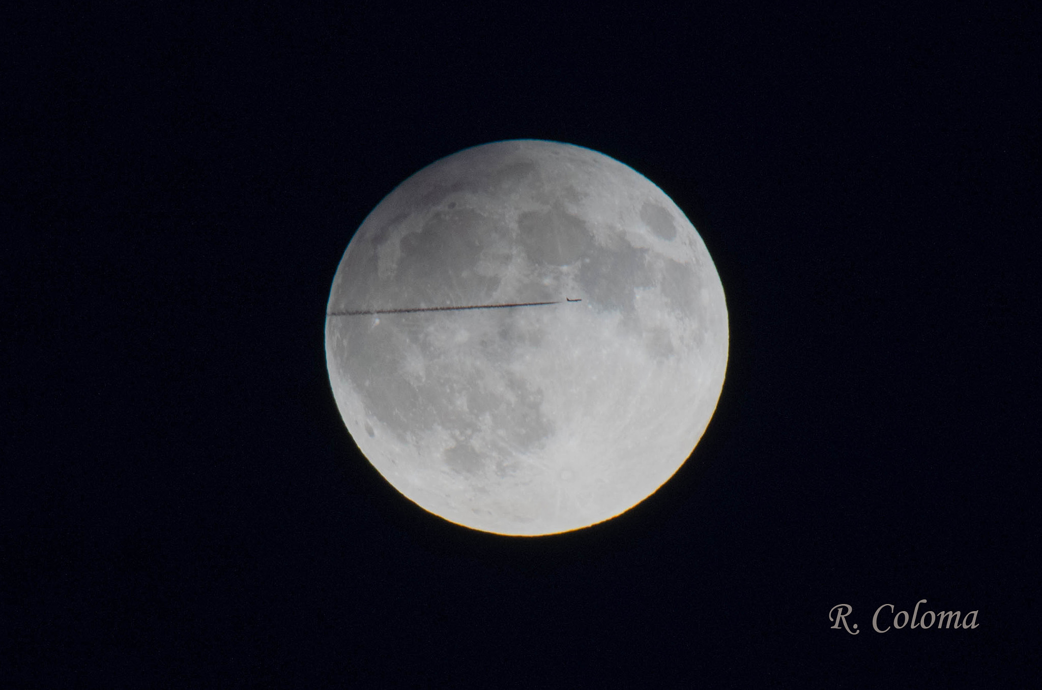 Sigma 50-500mm F4.5-6.3 DG OS HSM sample photo. Flight to moon photography