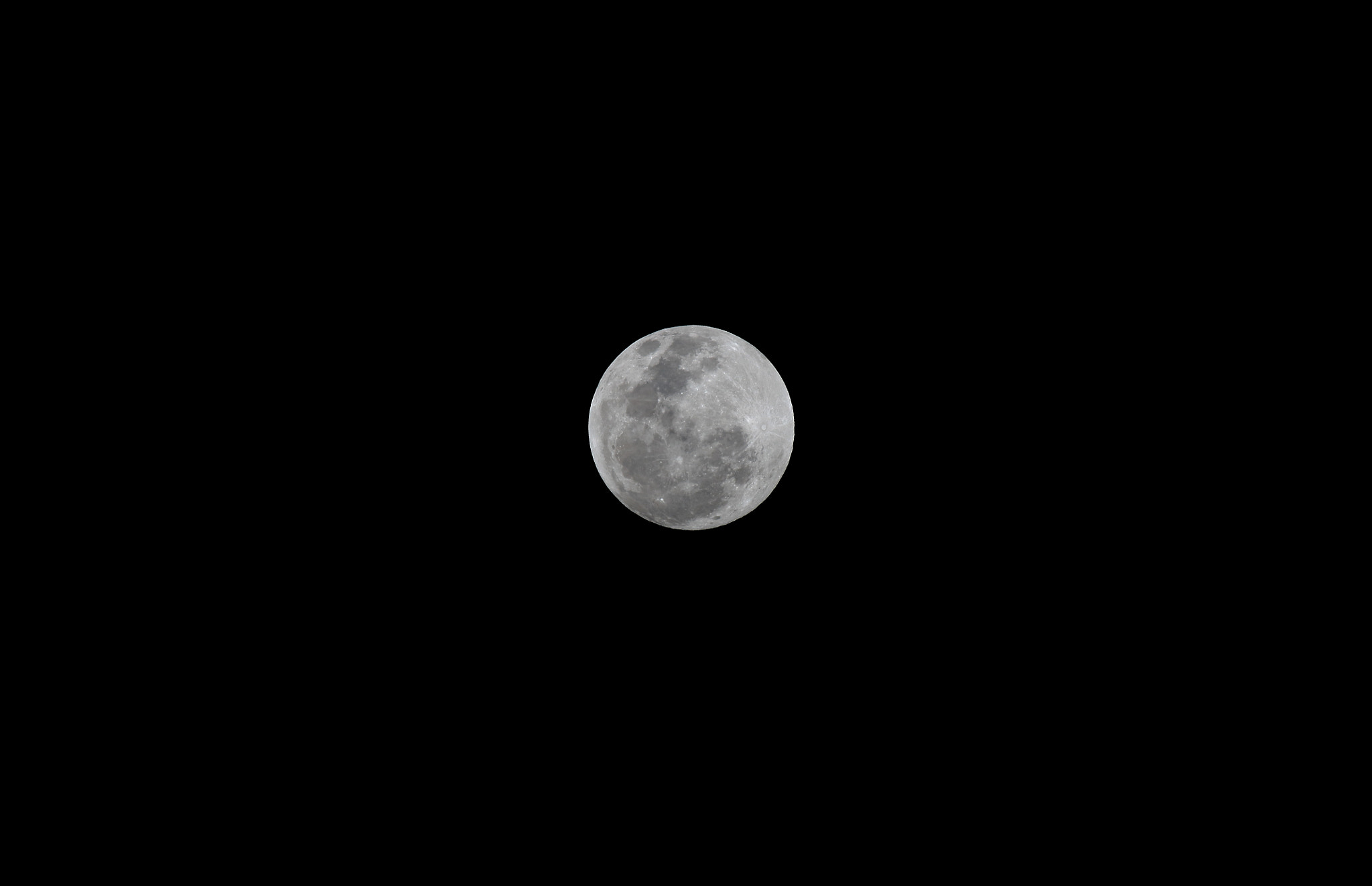 Canon EF 70-300mm F4-5.6 IS USM sample photo. Full moon photography
