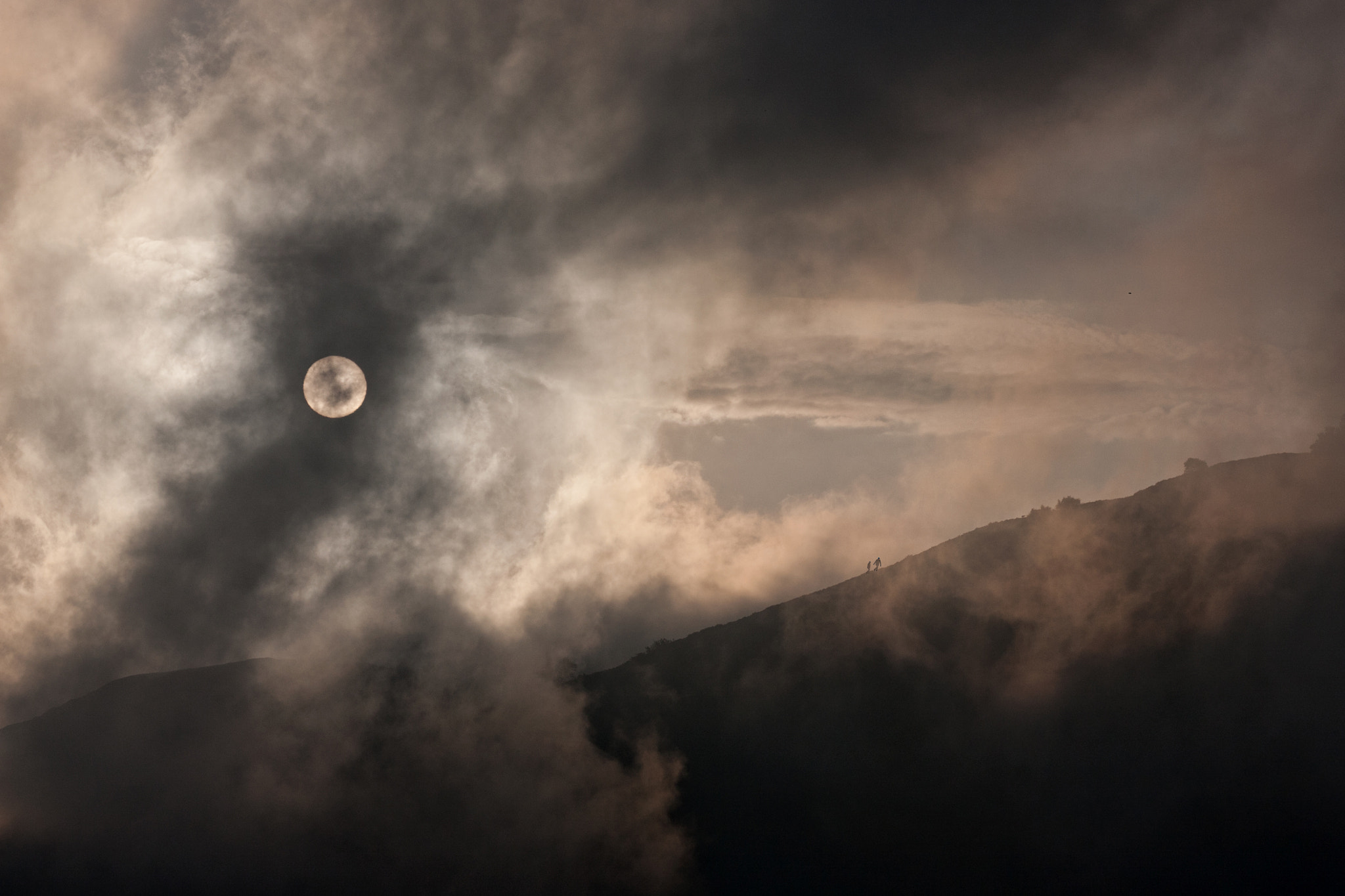 Canon EOS 40D + Canon EF 70-210mm f/3.5-4.5 USM sample photo. Sun rising over the fells, cumbria photography