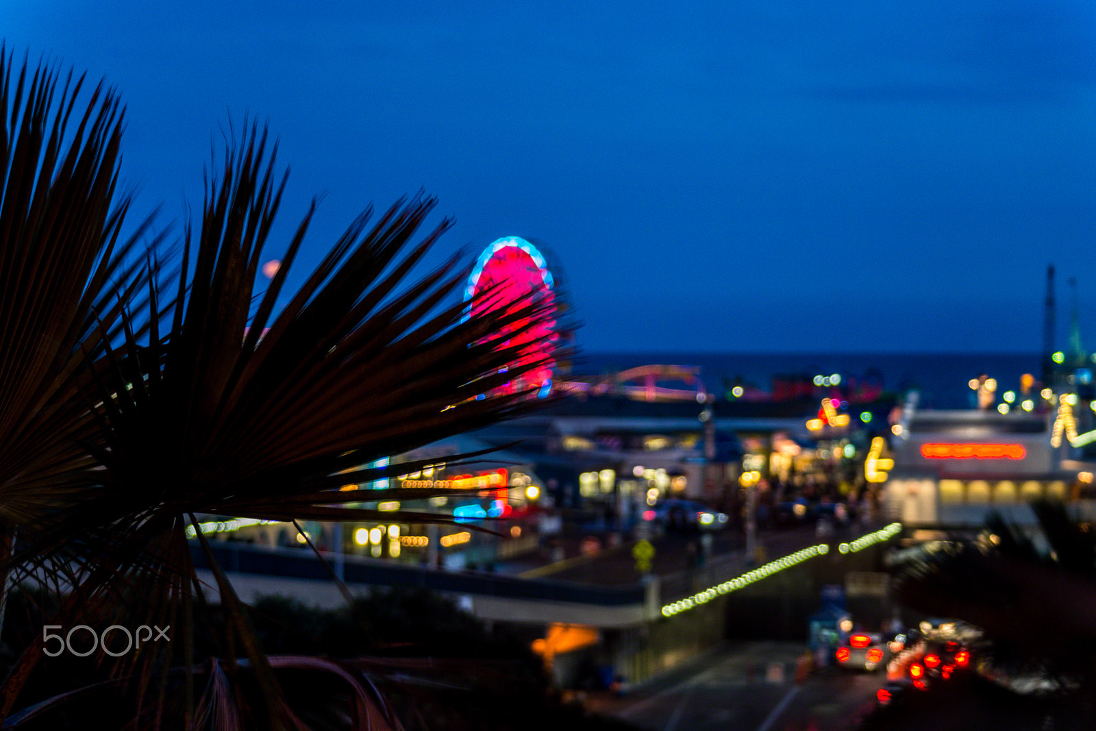 Minolta AF 28-100mm F3.5-5.6 (D) sample photo. Santa monica by night photography