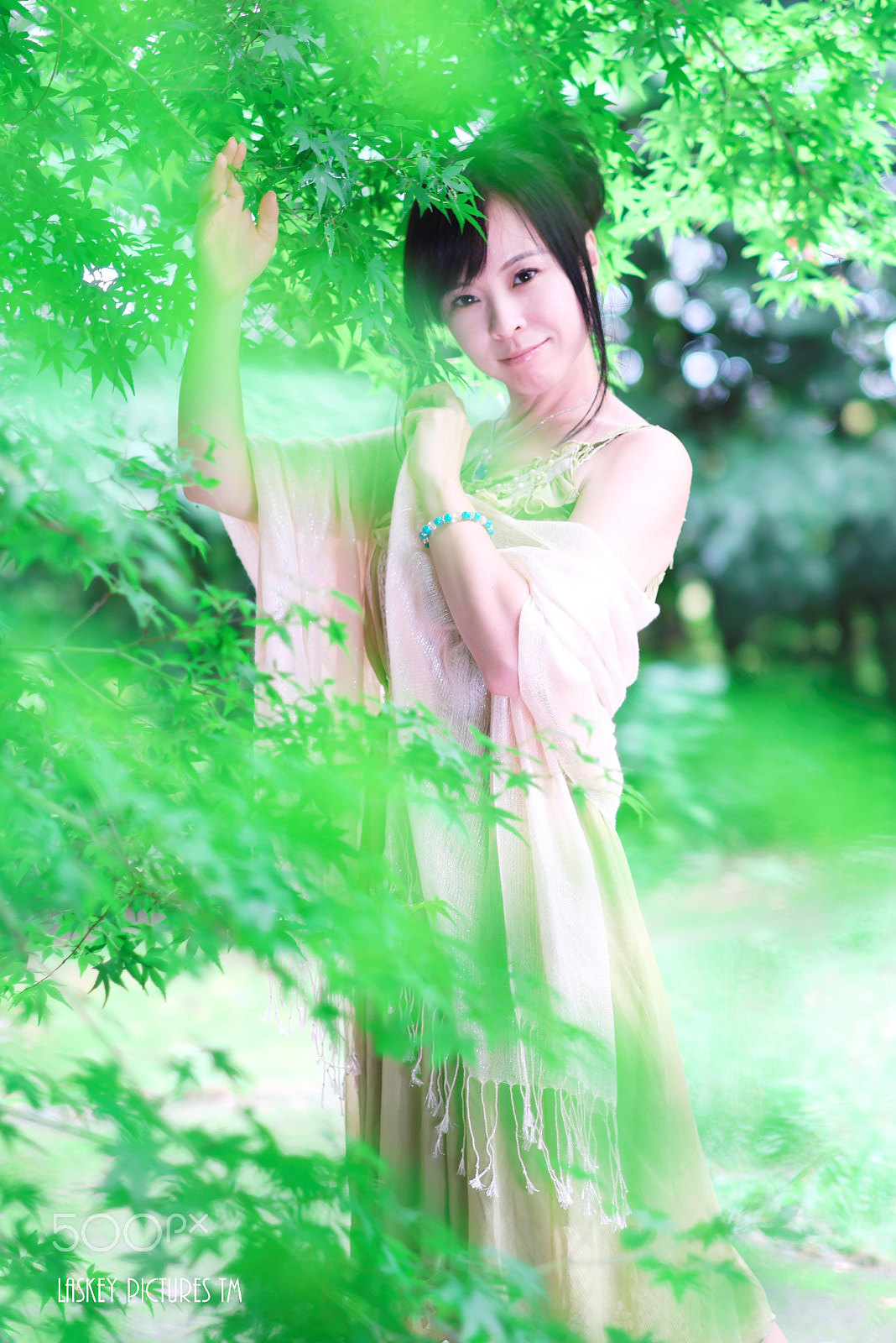 Fujifilm X-T2 + Fujifilm XF 56mm F1.2 R APD sample photo. My favorite color photography